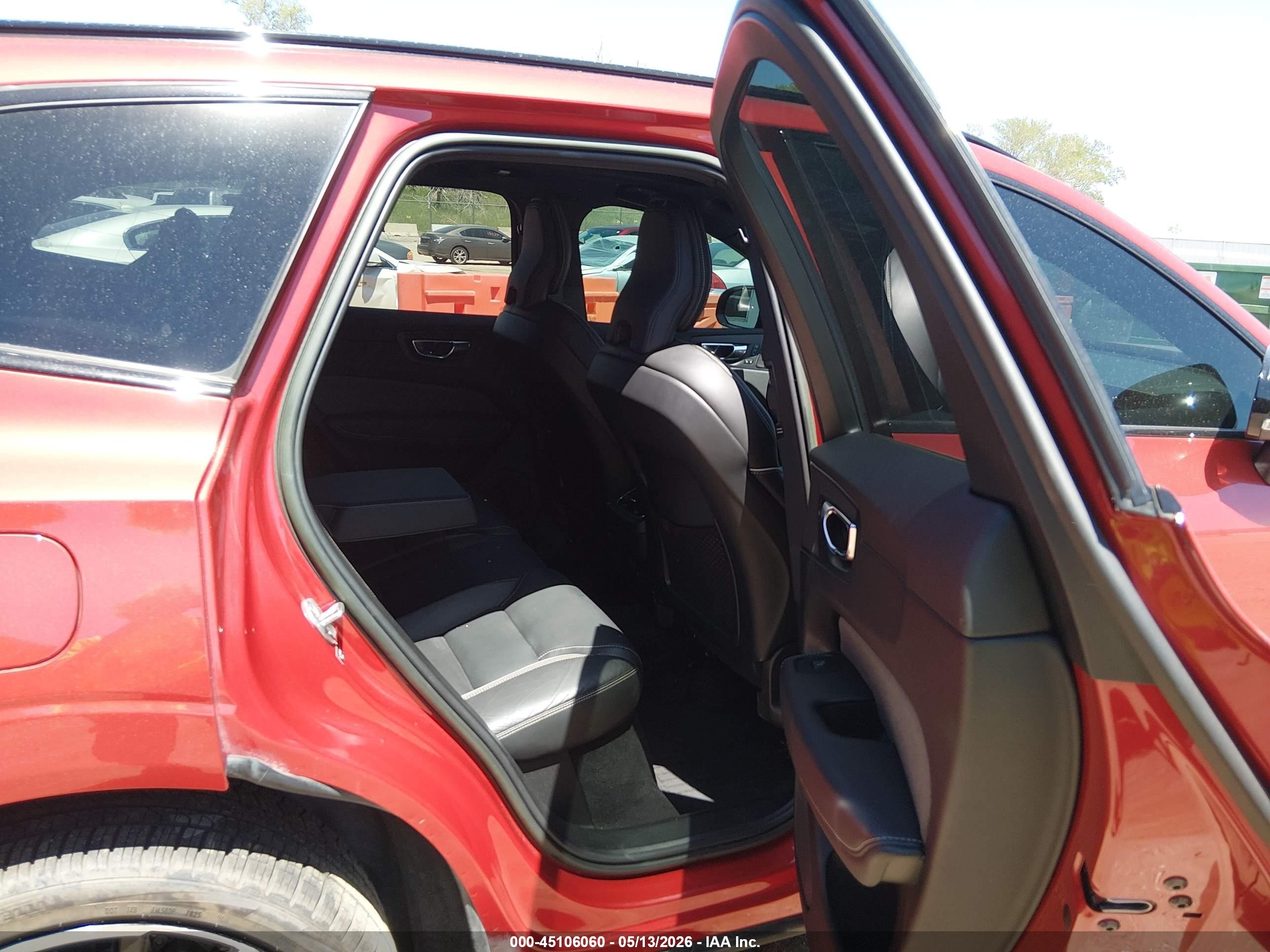 2022 Volvo Xc60 B5 R-design Red vin: YV4L12RM3N1075267