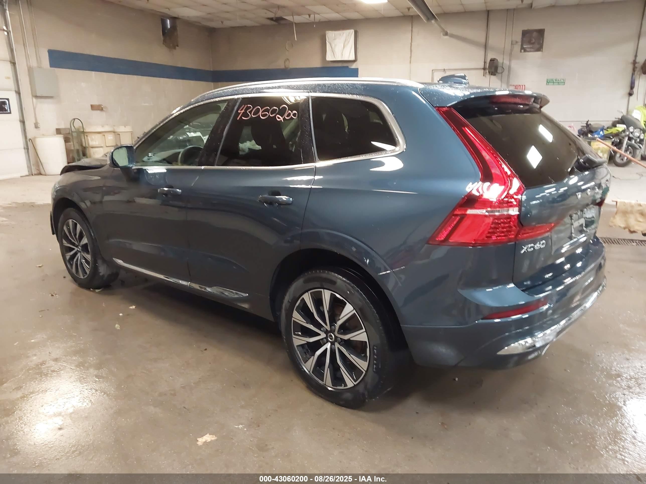 2023 Volvo Xc60 B5 Plus Bright Theme Синий vin: YV4L12RN0P1378969