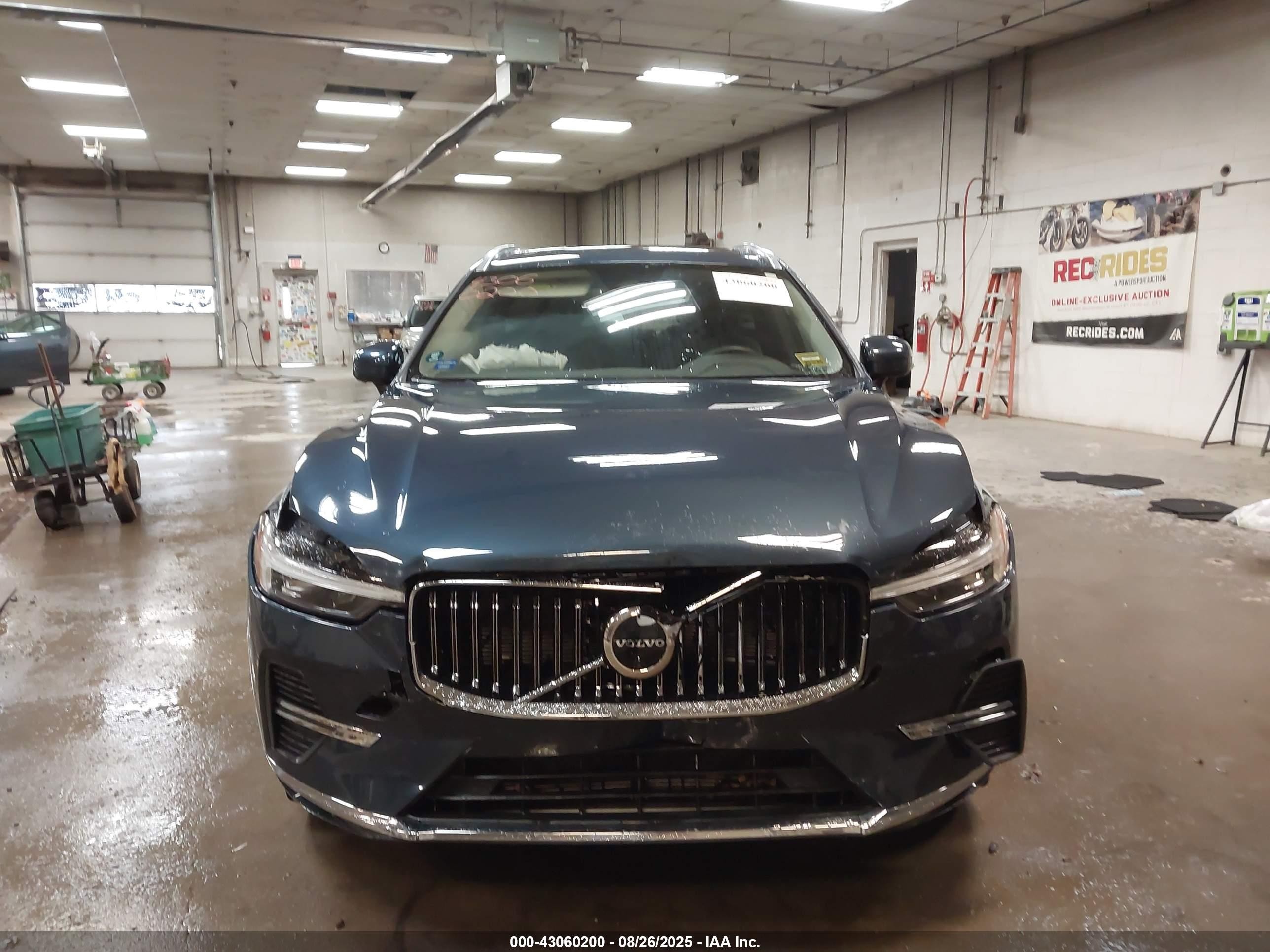 2023 Volvo Xc60 B5 Plus Bright Theme Синий vin: YV4L12RN0P1378969