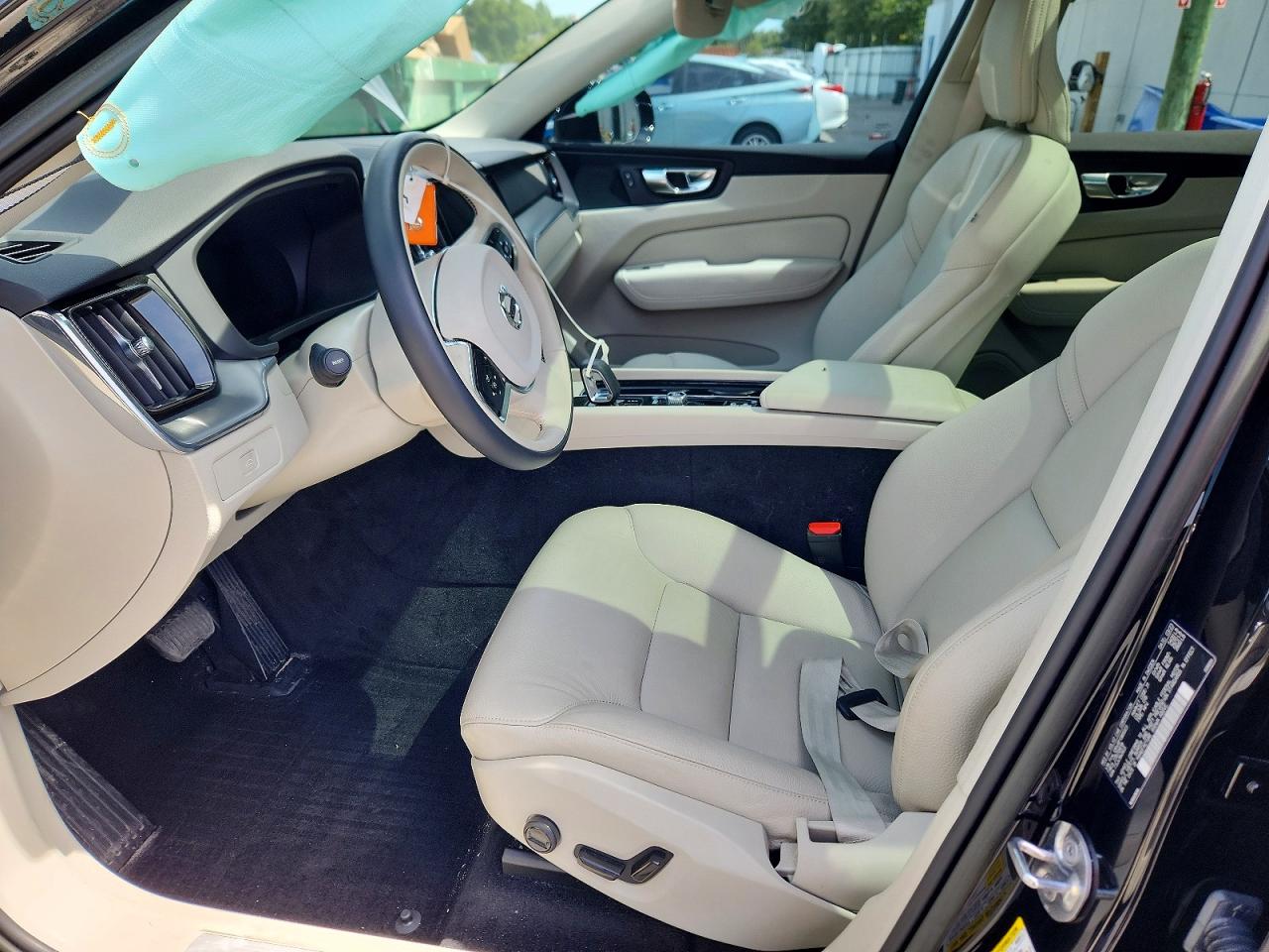 2023 Volvo Xc60 Core Black vin: YV4L12RV6P1369323