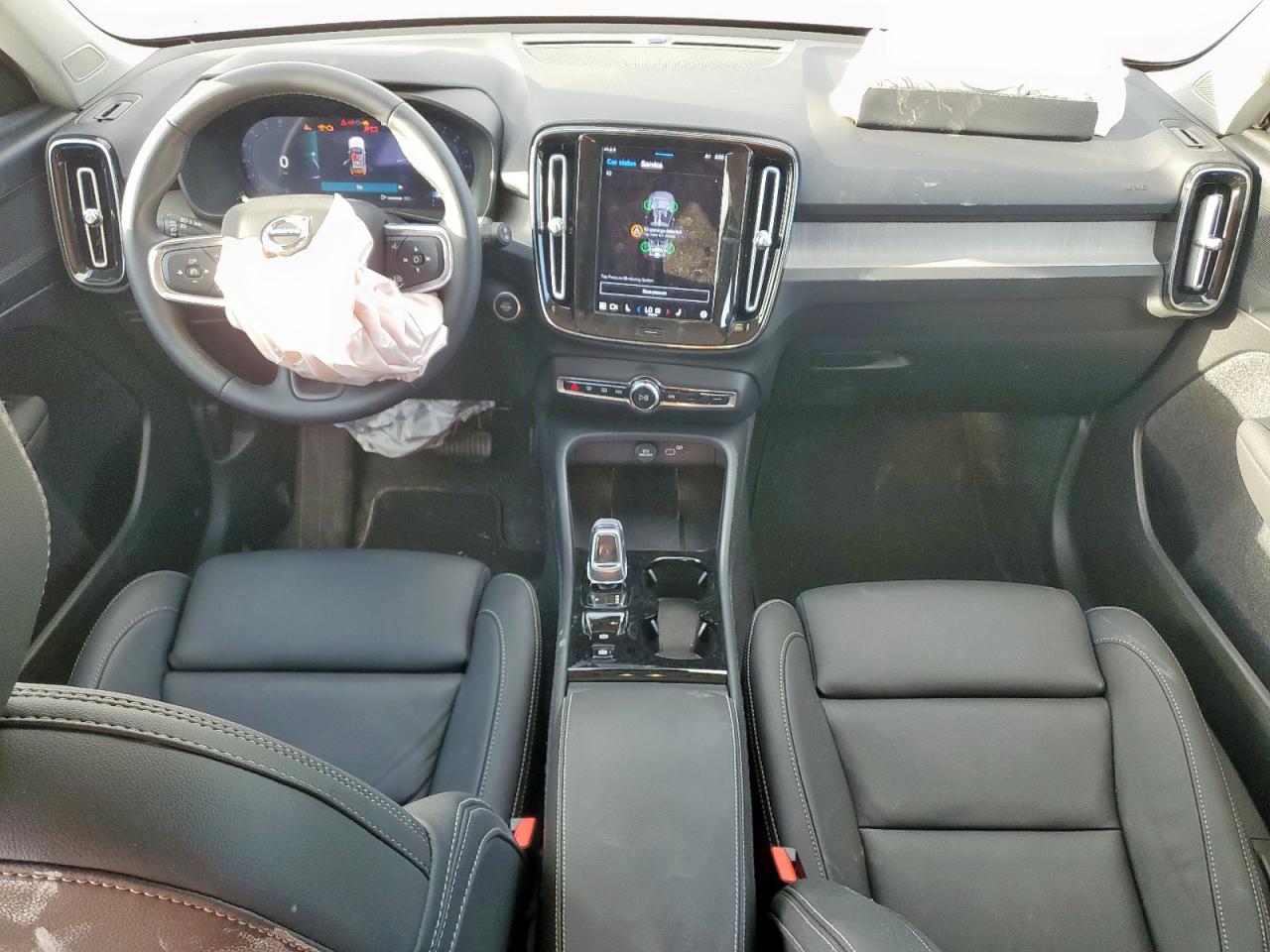 2025 Volvo Xc40 Plus White vin: YV4L12UCXS2598323