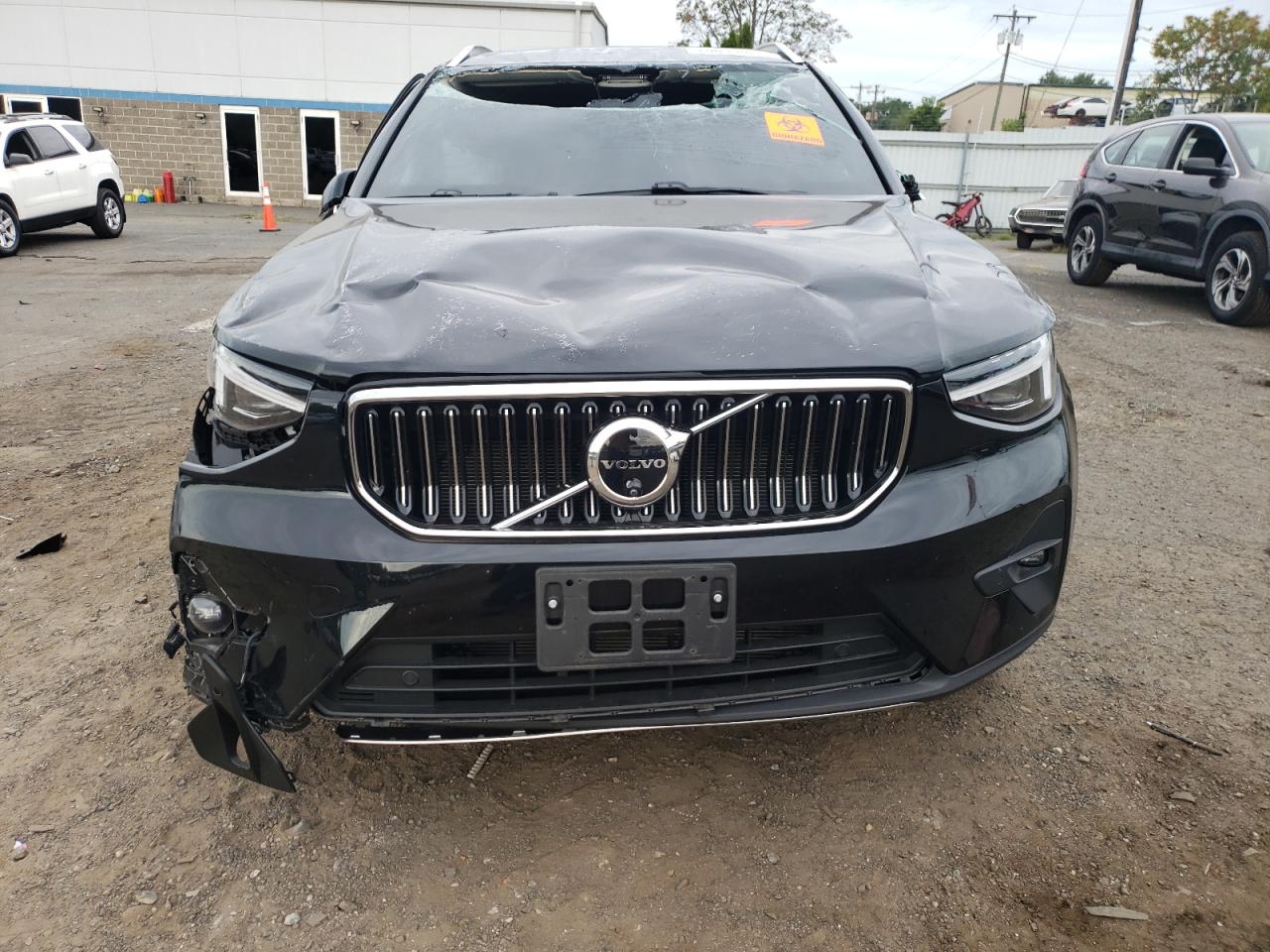 2025 Volvo Xc40 Plus Black vin: YV4L12UE0S2485658