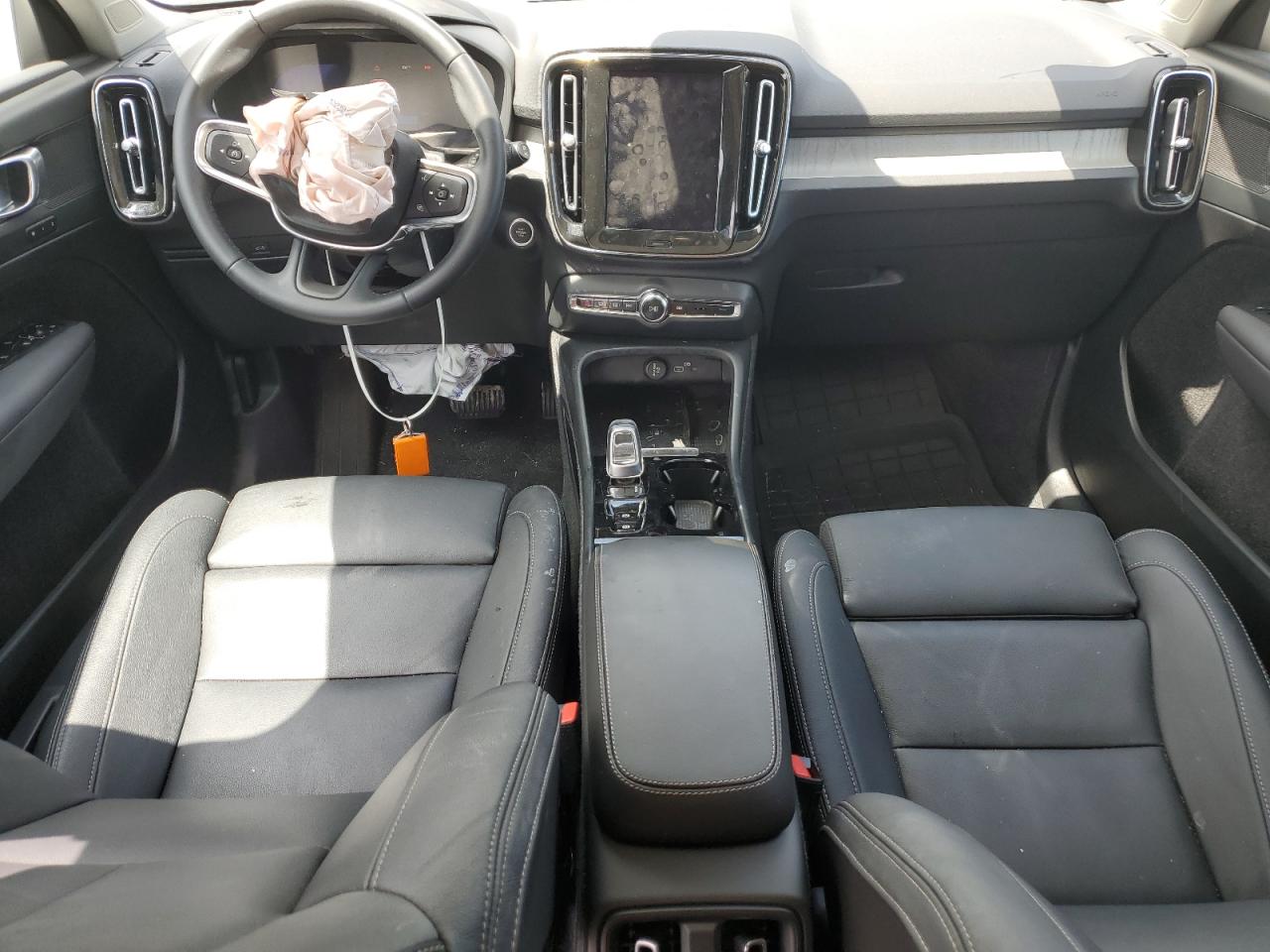 2024 Volvo Xc40 Plus White vin: YV4L12UE1R2372943