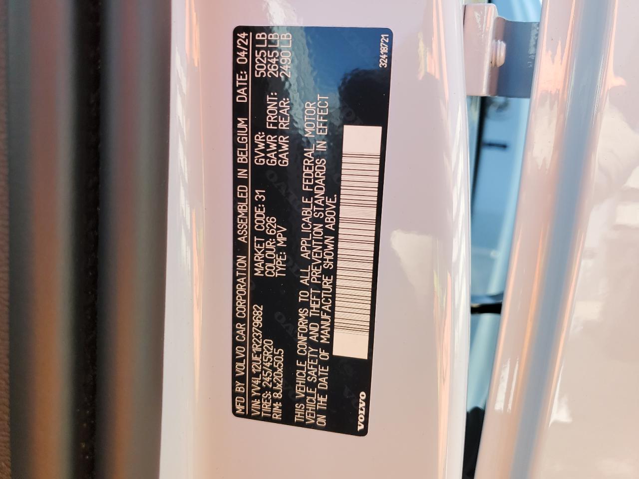 2024 Volvo Xc40 Plus White vin: YV4L12UE1R2379682