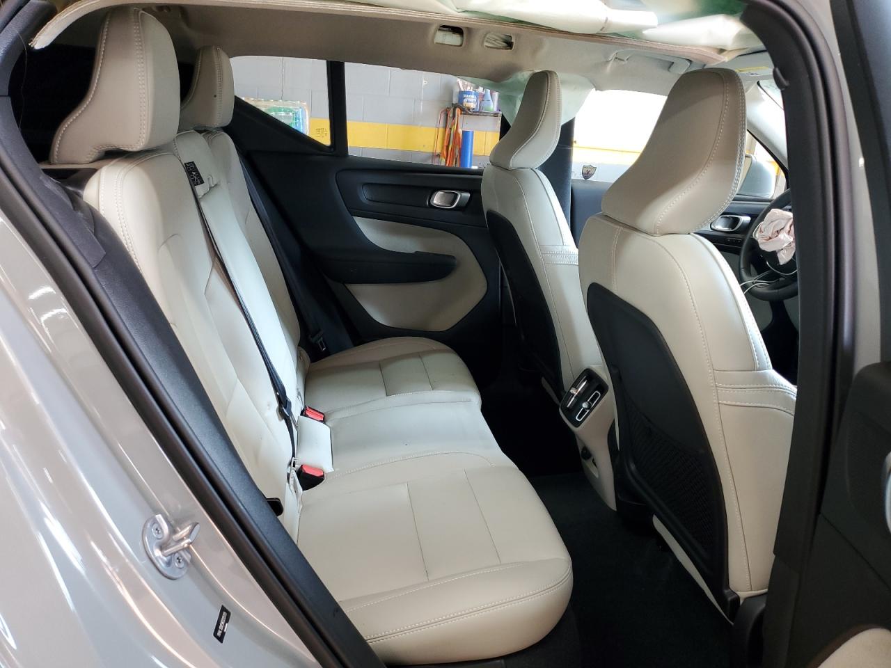 2024 Volvo Xc40 Plus Gray vin: YV4L12UE9R2235135