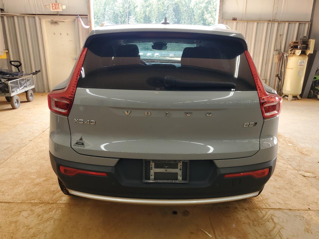2024 Volvo Xc40 Plus Gray vin: YV4L12UE9R2235135