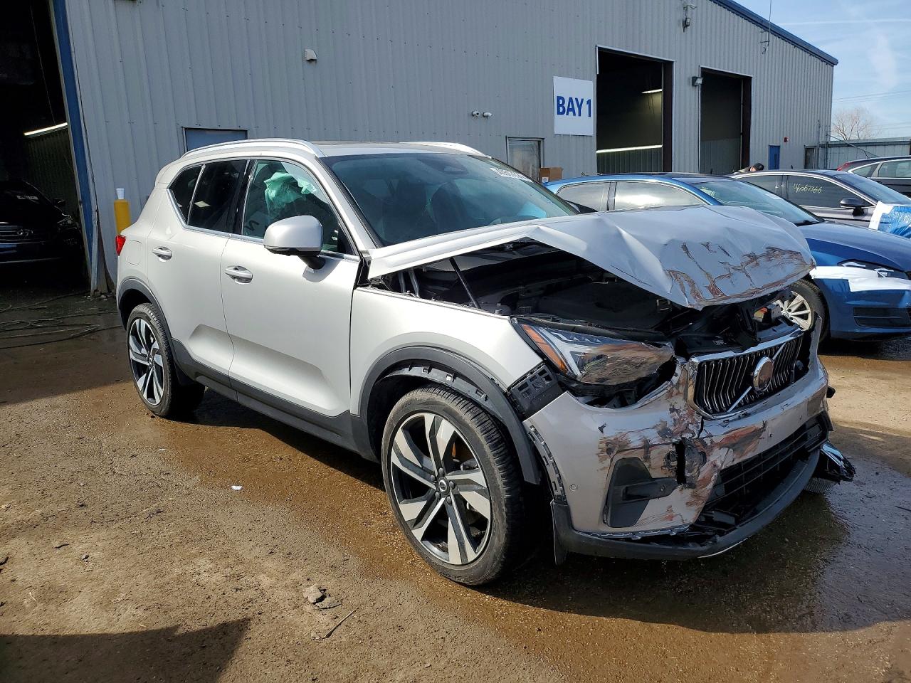 2024 Volvo Xc40 Ultimate Silver vin: YV4L12UF3R2319797
