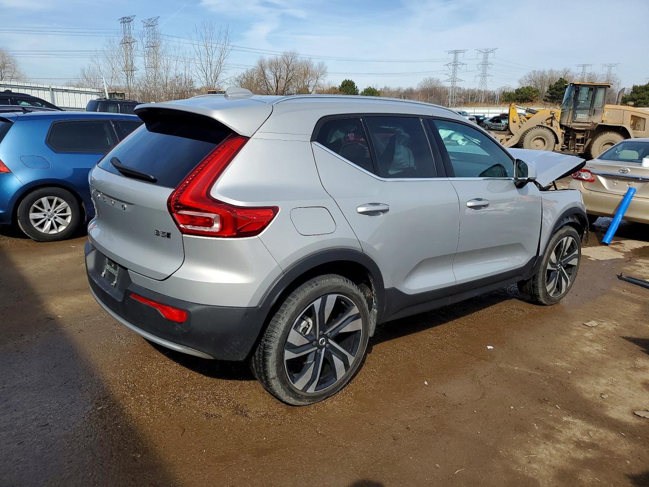 2024 Volvo Xc40 Ultimate Silver vin: YV4L12UF3R2319797