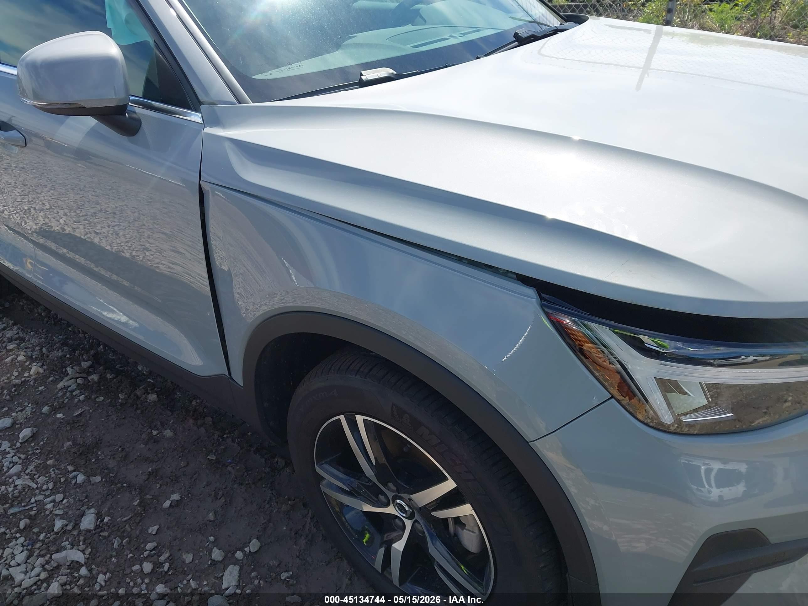 2025 Volvo Xc40 B5 Core Bright Theme Серый vin: YV4L12UJ4S2566191