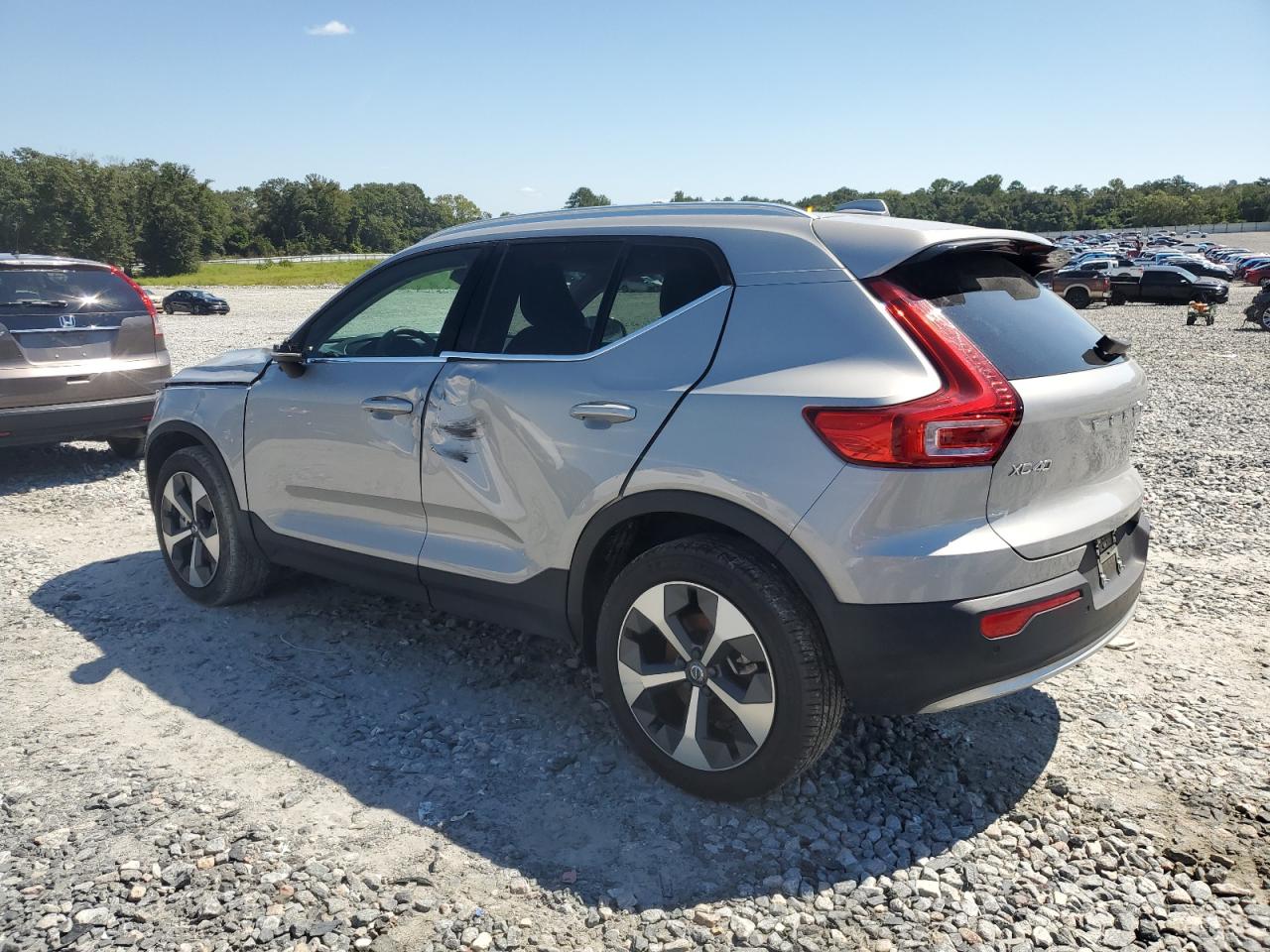 2024 Volvo Xc40 Core Silver vin: YV4L12UK1R2202815