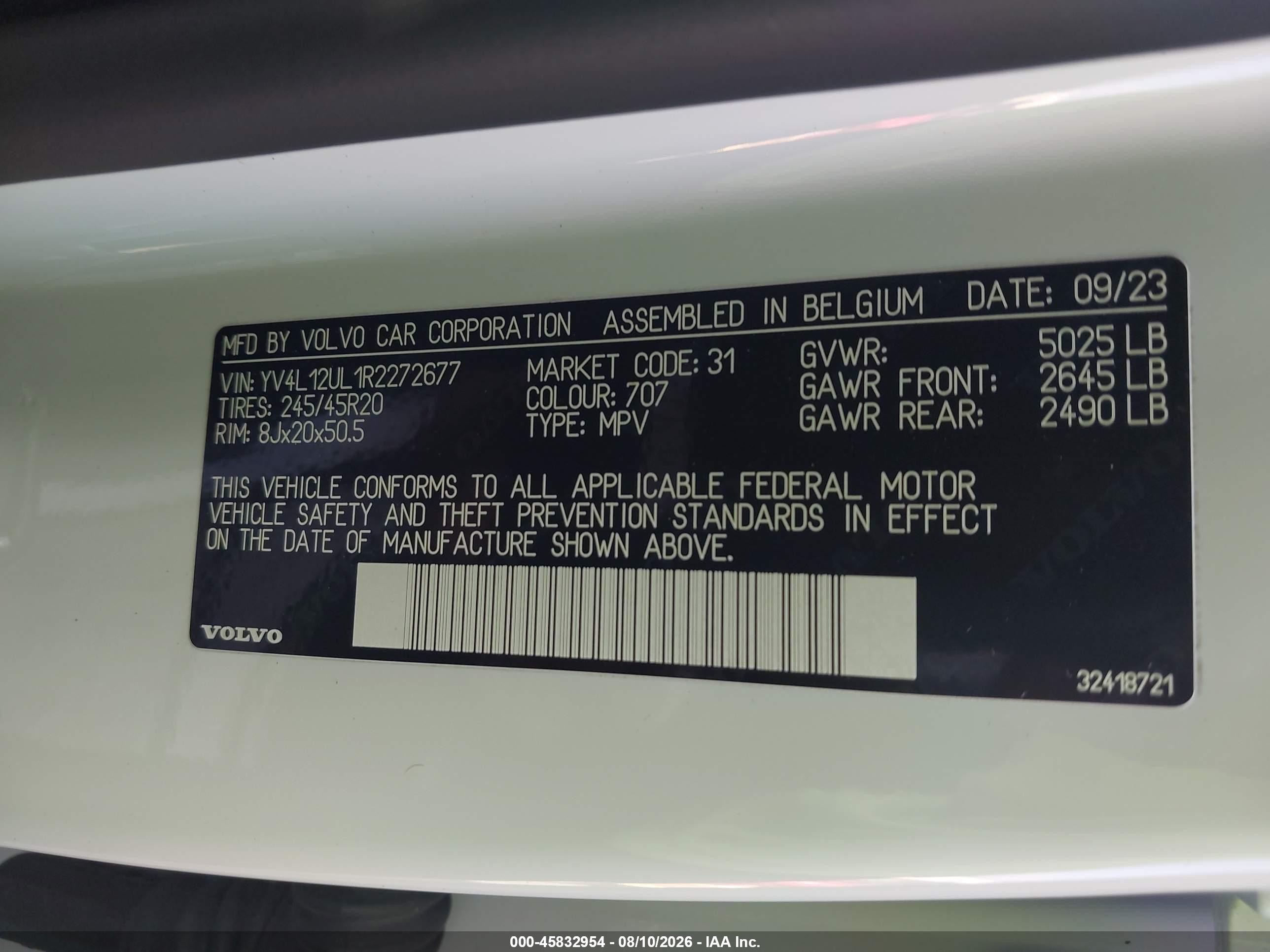 2024 Volvo Xc40 B5 Plus Dark Theme White vin: YV4L12UL1R2272677