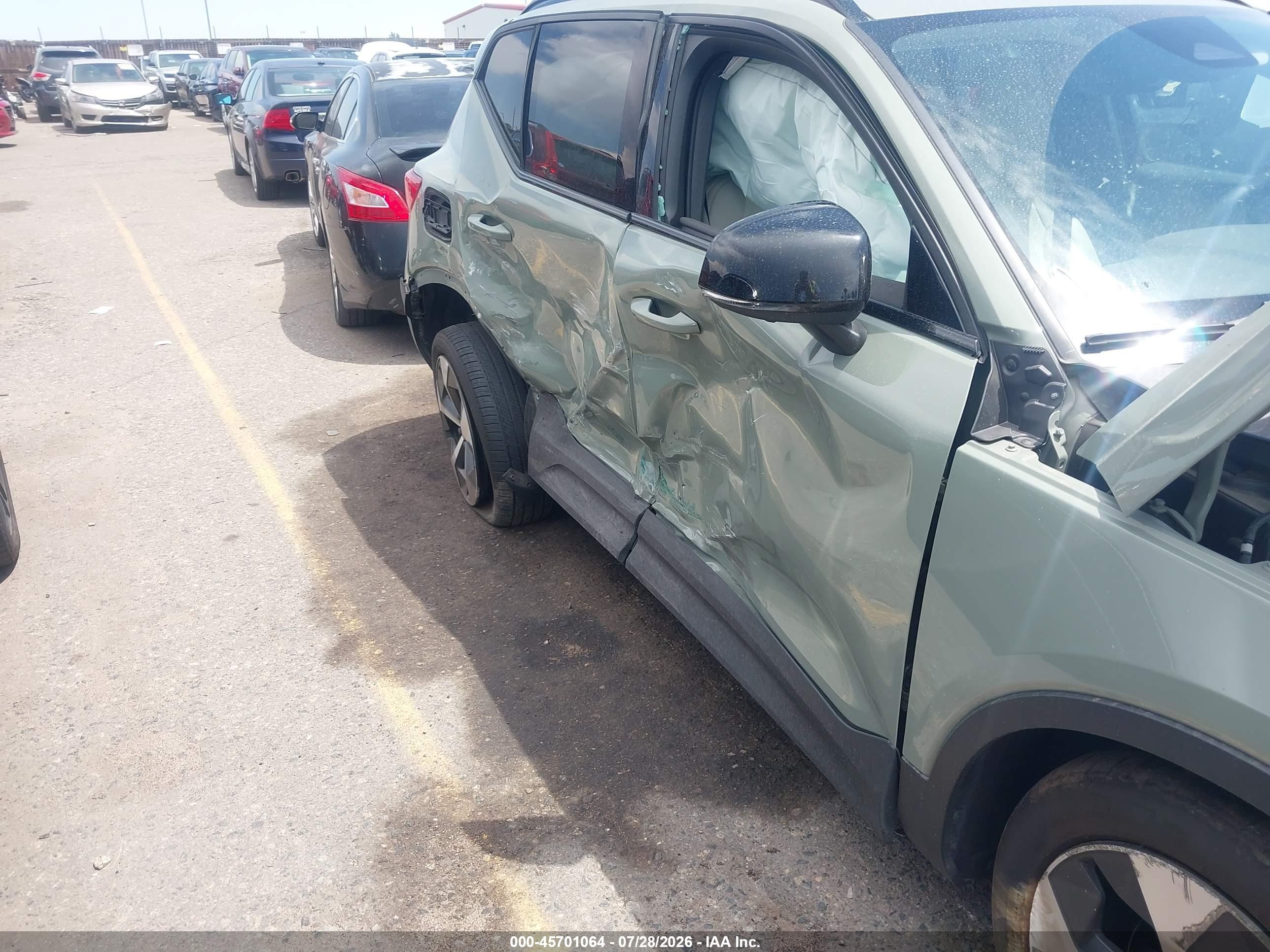 2024 Volvo Xc40 B5 Plus Dark Theme Green vin: YV4L12UL3R2356922