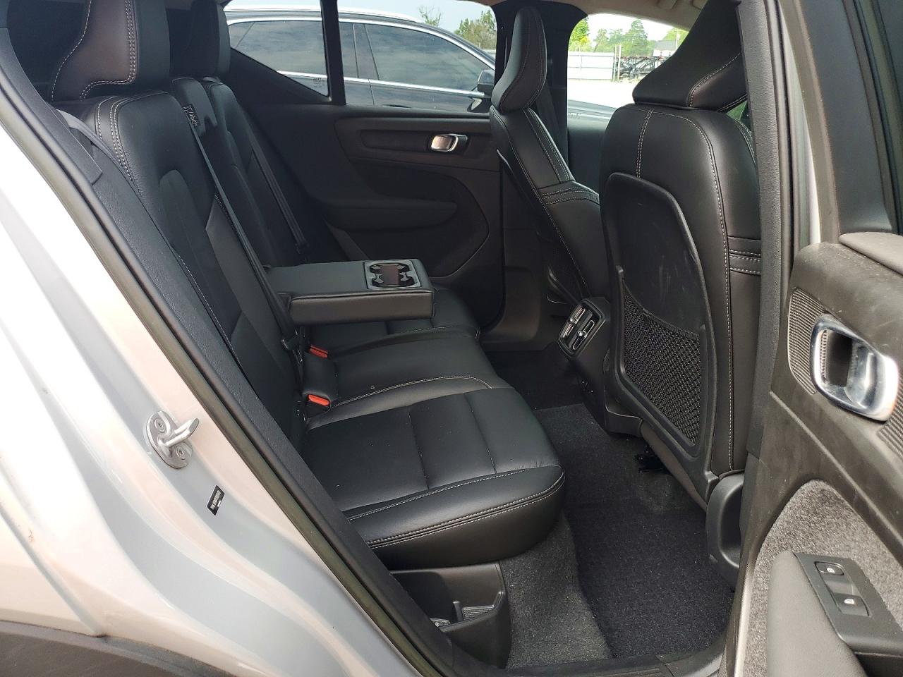2023 Volvo Xc40 Ultimate Gray vin: YV4L12UX8P2063078