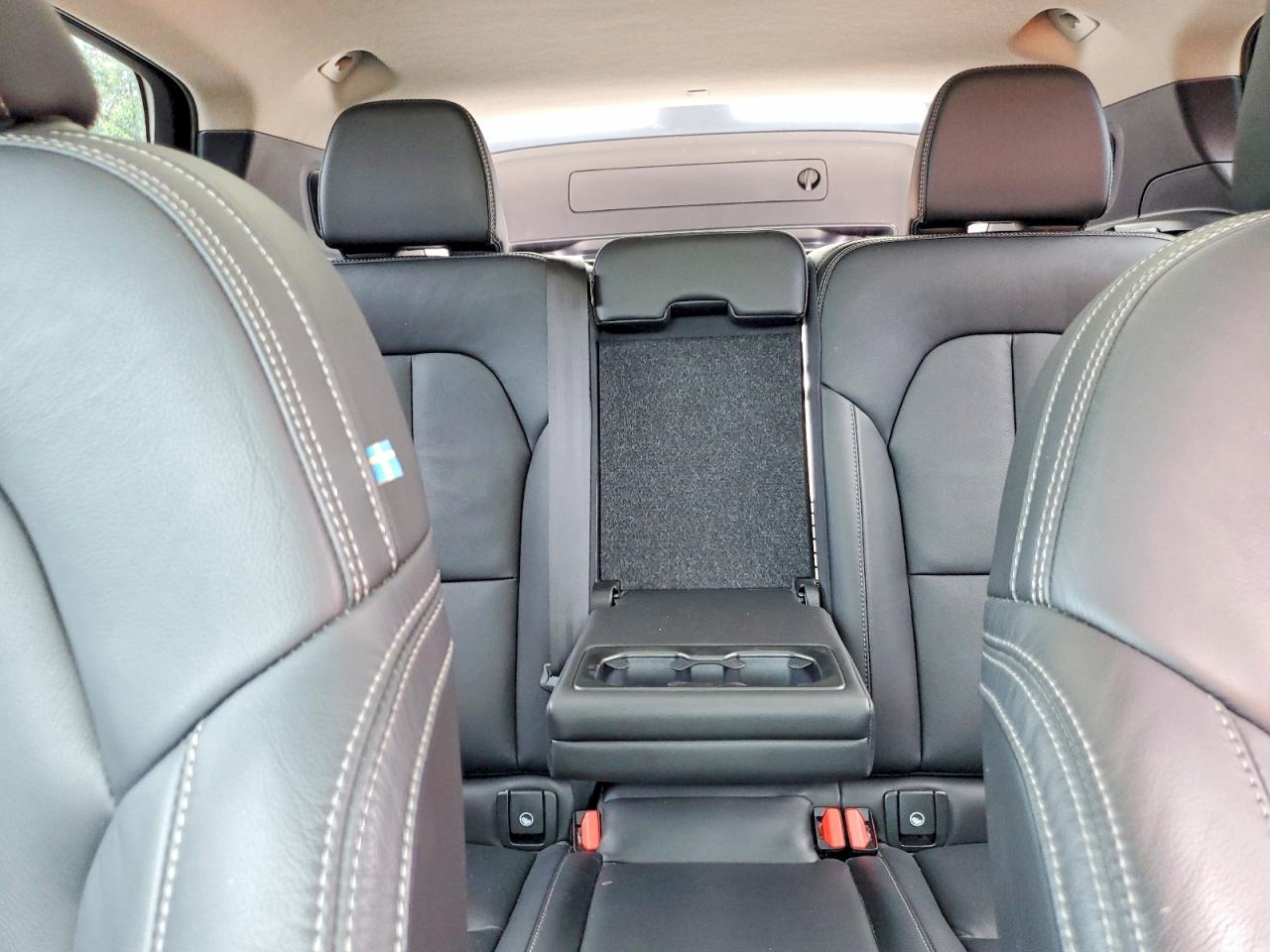 2023 Volvo Xc40 Ultimate Gray vin: YV4L12UX8P2063078