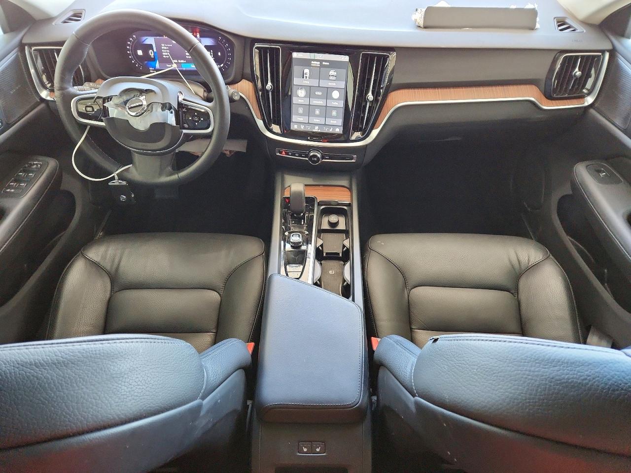 2025 Volvo V60 Cross Country Plus White vin: YV4L12WK1S2145731