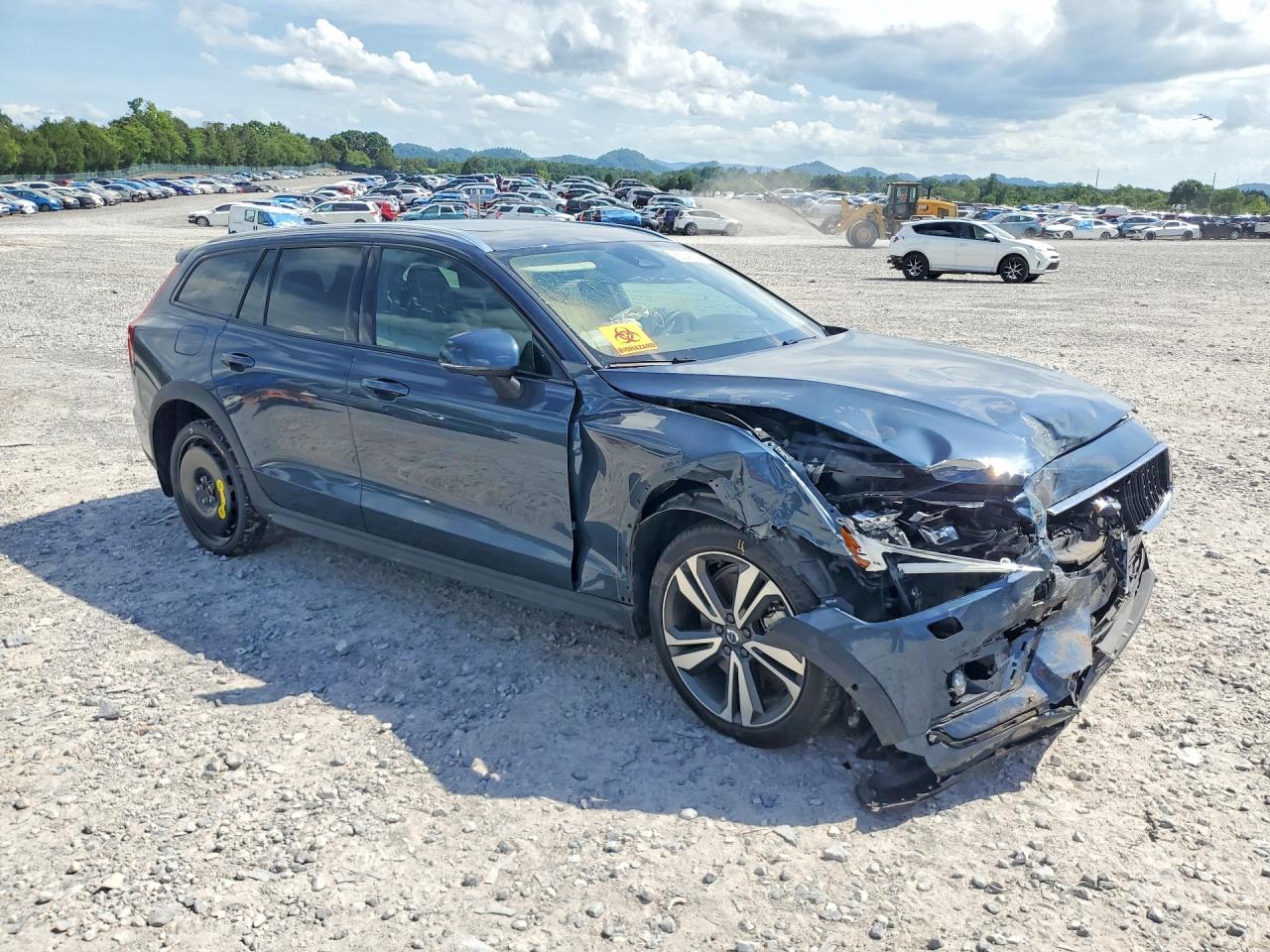 2025 Volvo V60 Cross Country Plus Blue vin: YV4L12WK1S2147916
