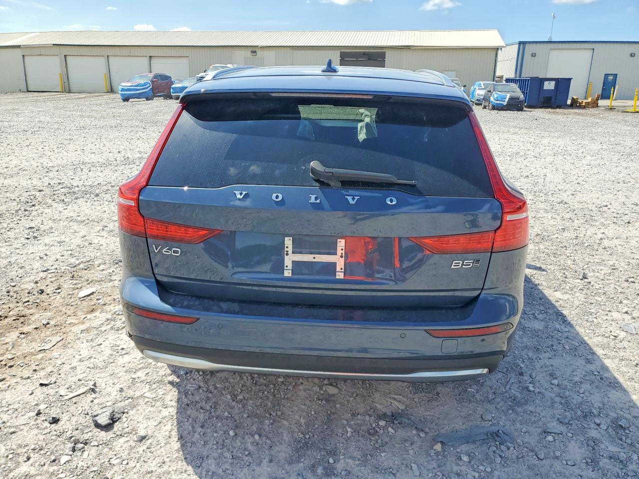 2025 Volvo V60 Cross Country Plus Blue vin: YV4L12WK1S2147916