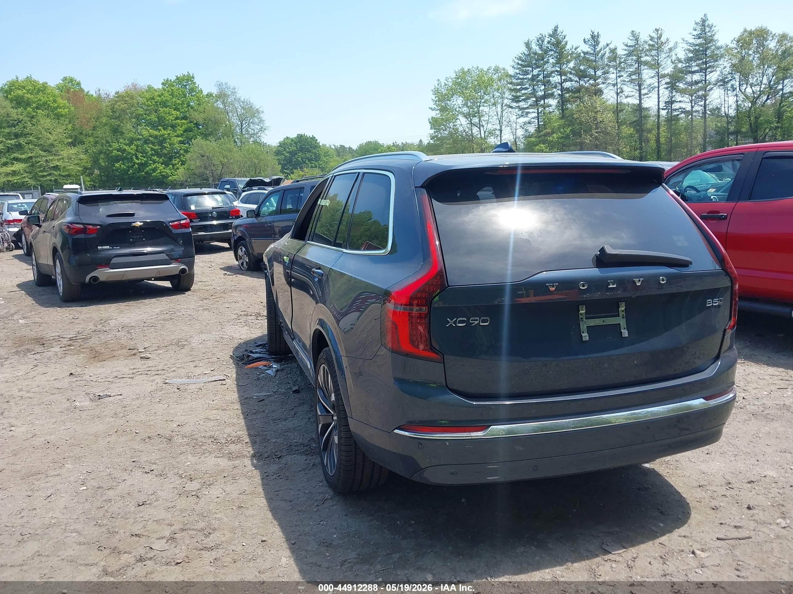 2025 Volvo Xc90 B5 Core Light Blue vin: YV4M12PA6S1378407