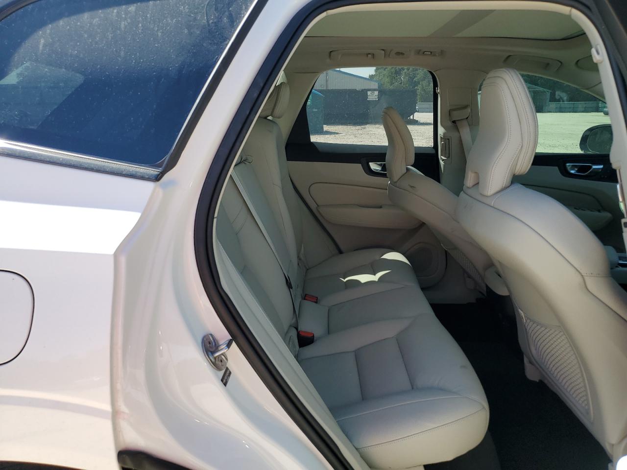 2025 Volvo Xc60 Plus White vin: YV4M12RC3S1020454
