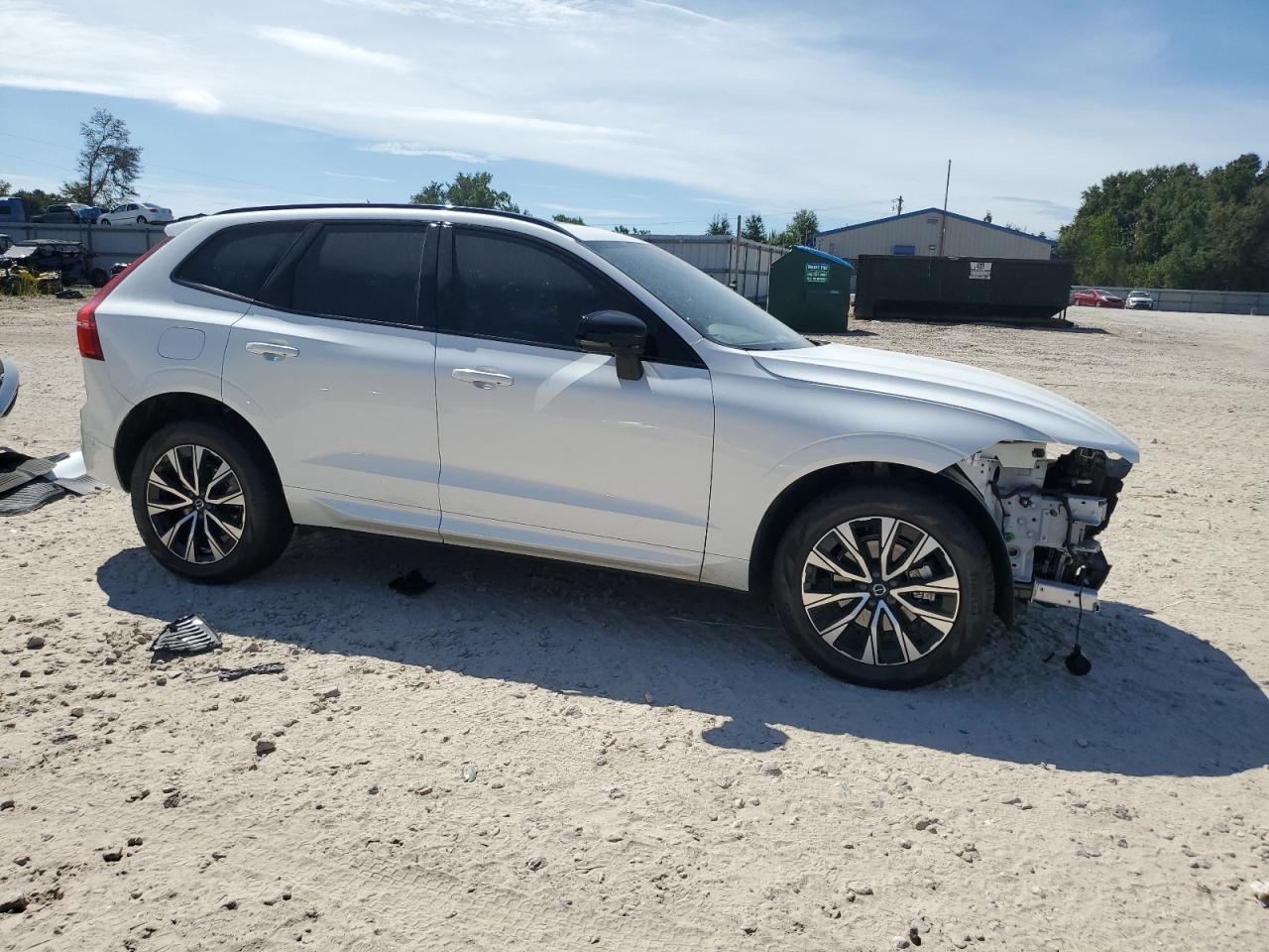 2025 Volvo Xc60 Plus White vin: YV4M12RC3S1020454