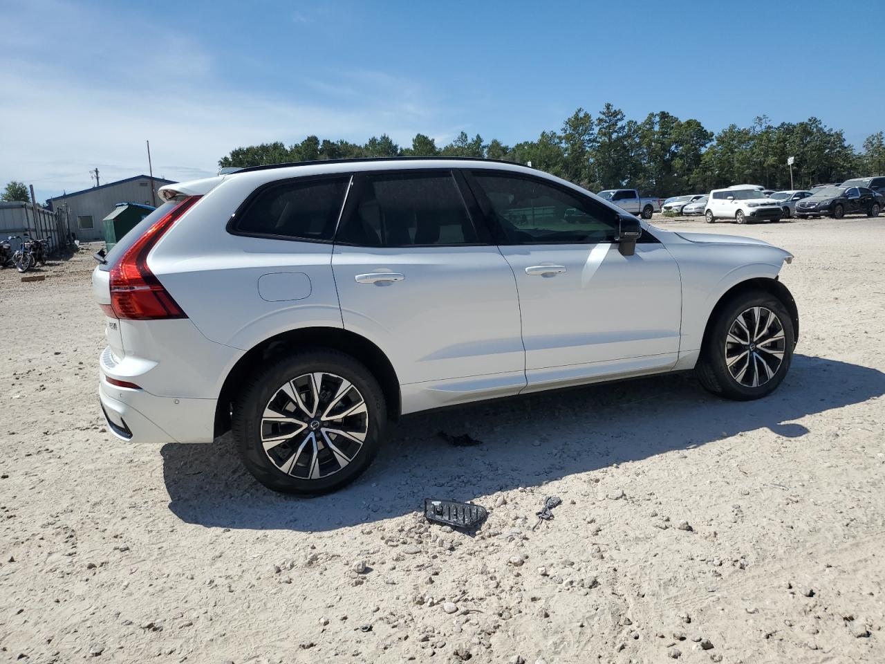 2025 Volvo Xc60 Plus White vin: YV4M12RC3S1020454