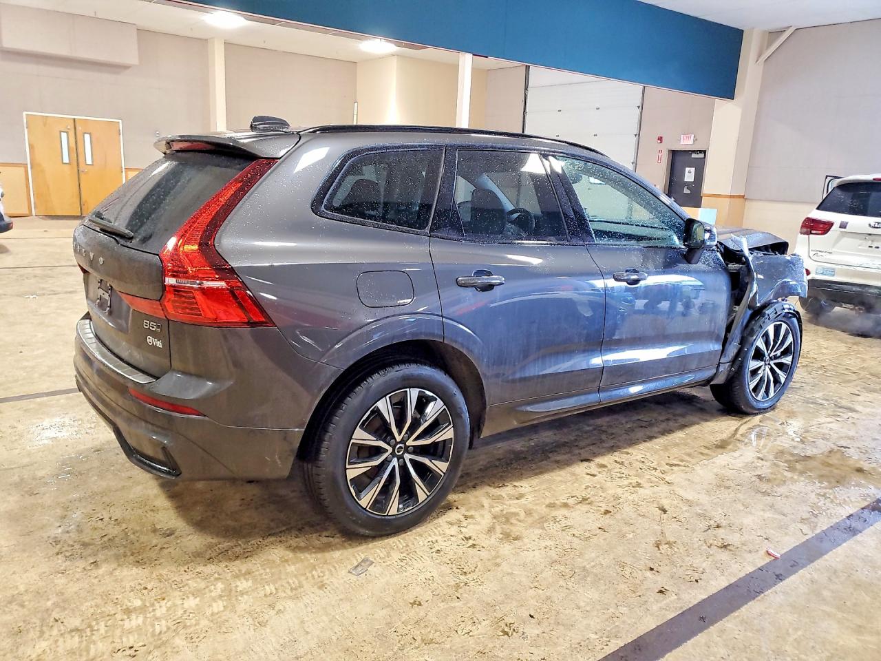2025 Volvo Xc60 Plus Black vin: YV4M12RC7S1075036