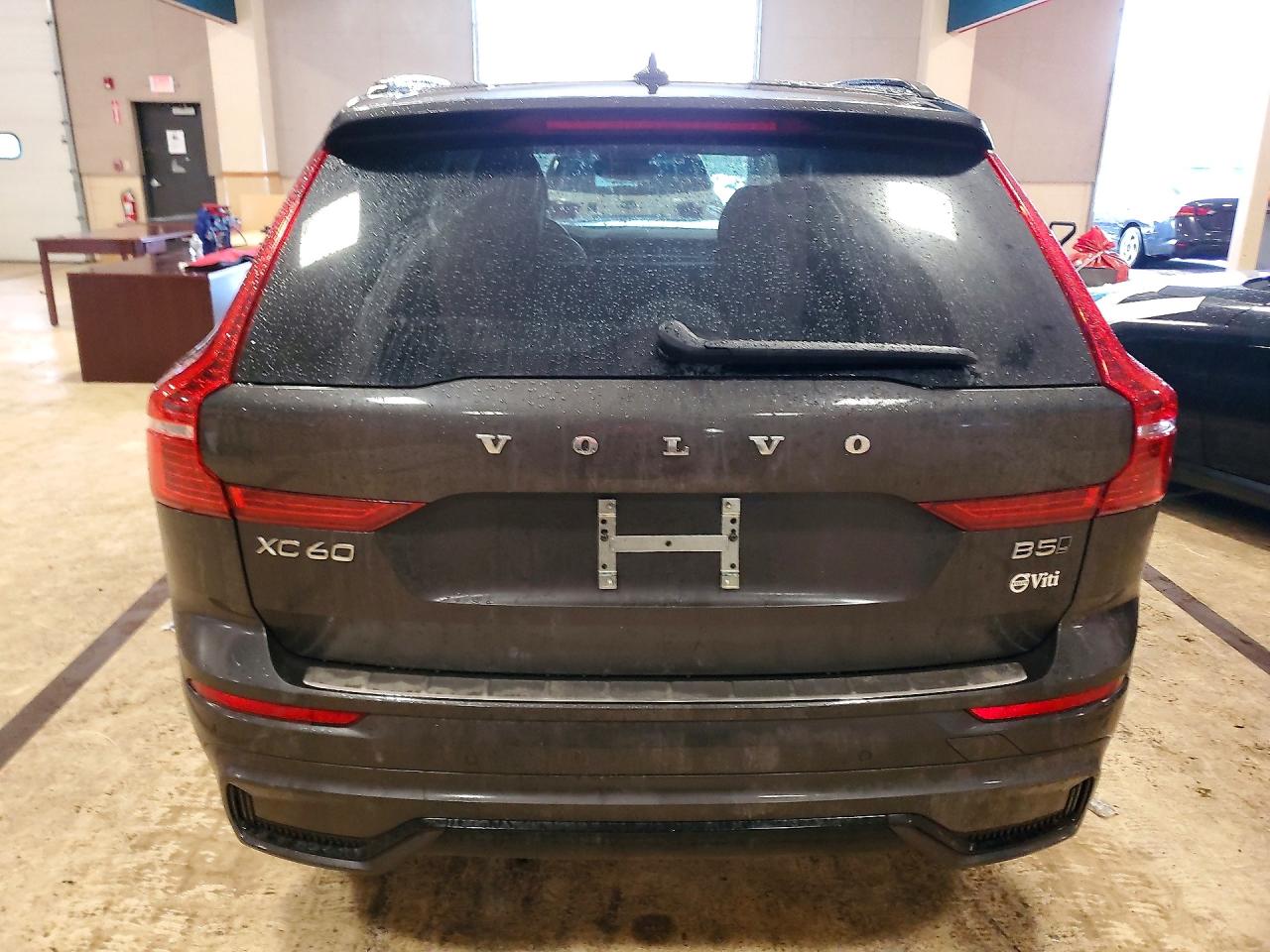 2025 Volvo Xc60 Plus Black vin: YV4M12RC7S1075036