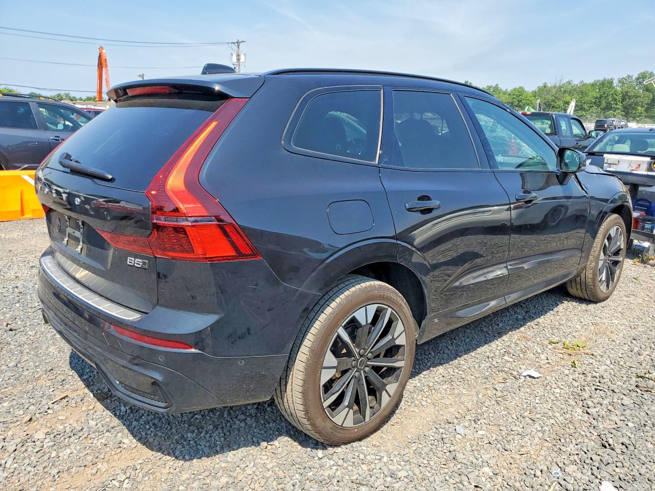 2026 Volvo Xc60 Plus Black vin: YV4M12RC8T1359809