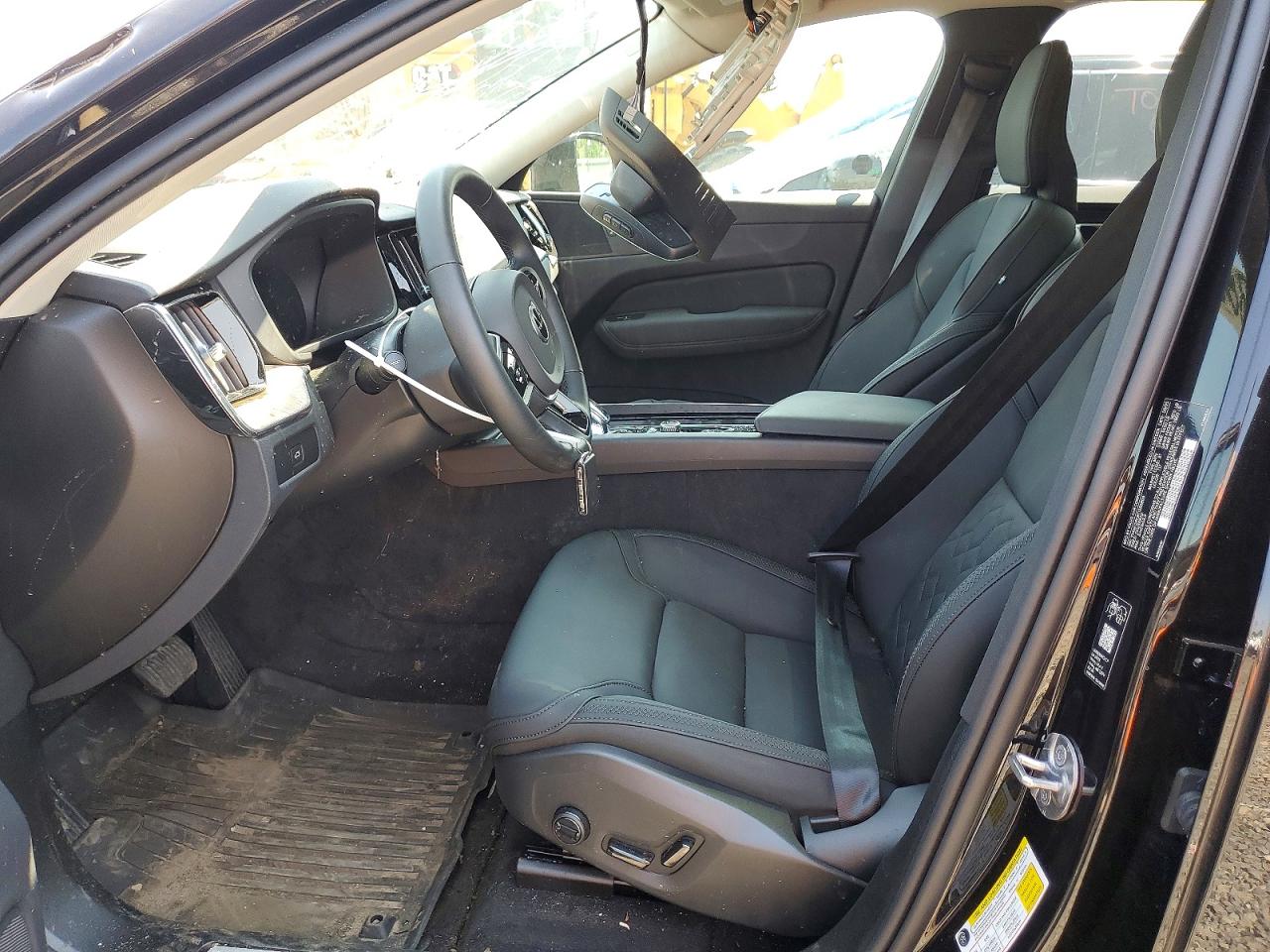 2026 Volvo Xc60 Plus Black vin: YV4M12RC8T1359809