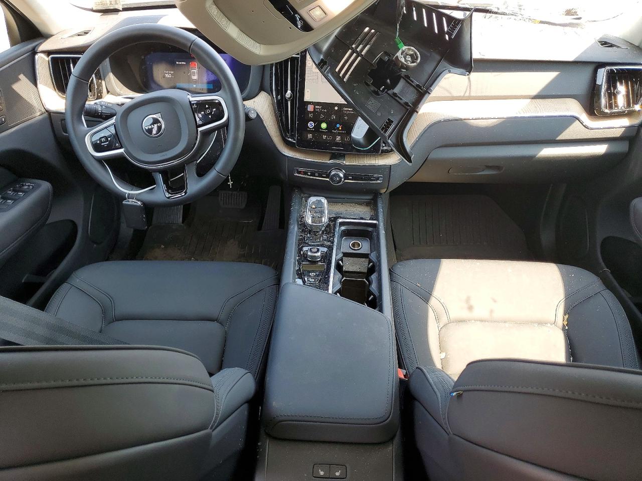 2026 Volvo Xc60 Plus Black vin: YV4M12RC8T1359809