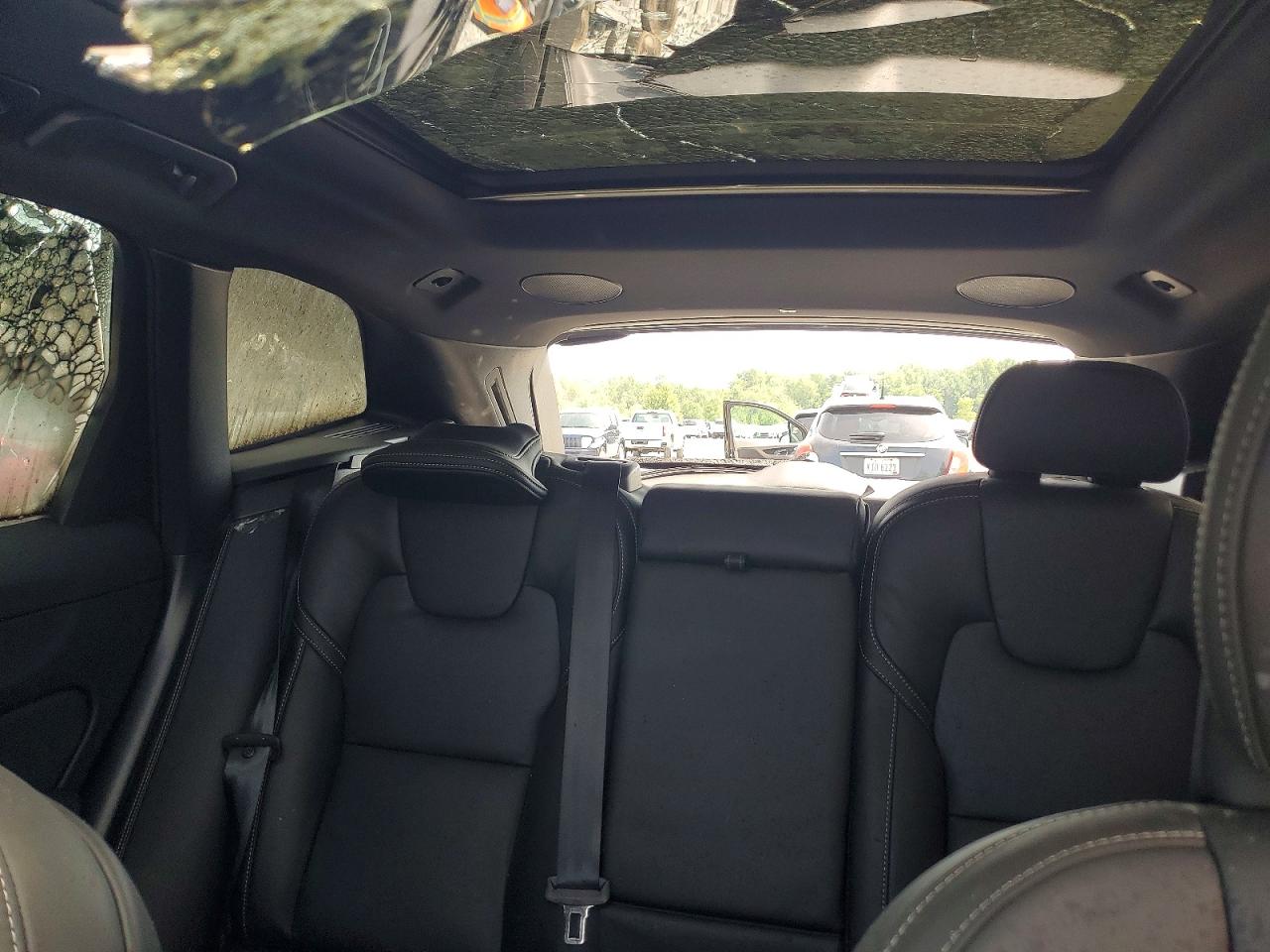 2026 Volvo Xc60 Ultra Серый vin: YV4M12RD8T1431536