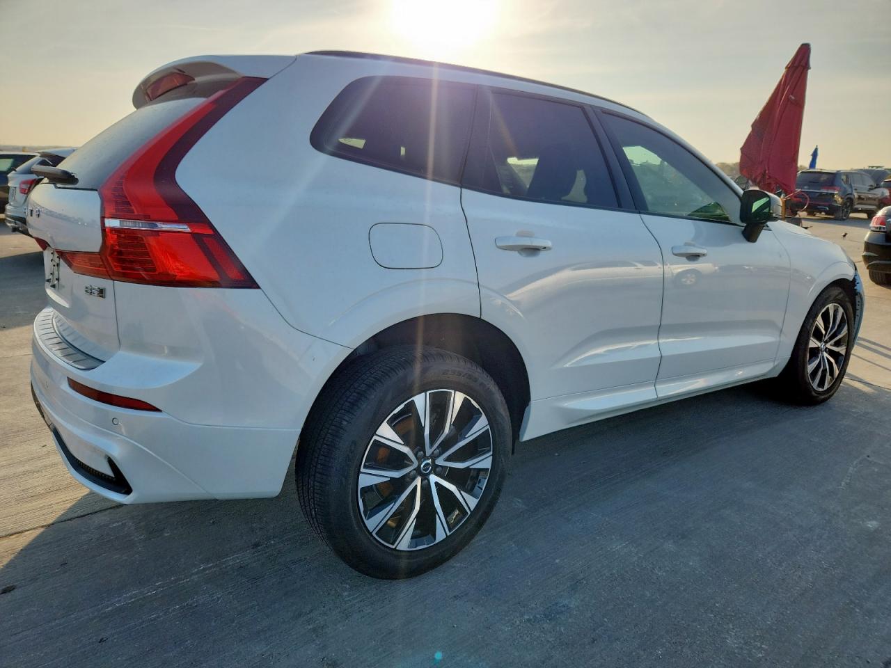 2025 Volvo Xc60 Core White vin: YV4M12RJ4S1045894