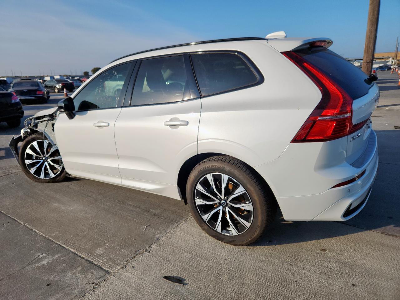2025 Volvo Xc60 Core White vin: YV4M12RJ4S1045894