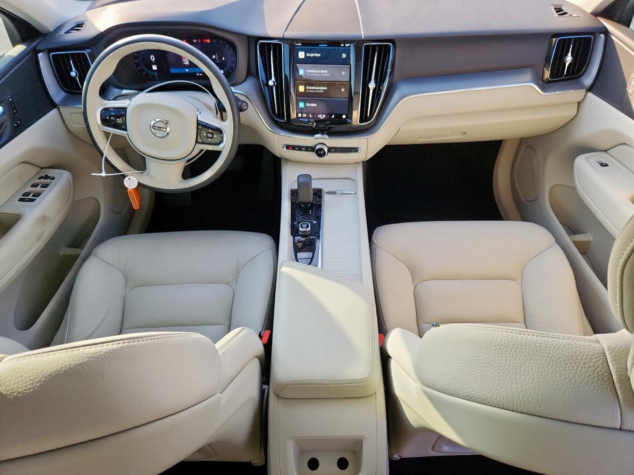 2025 Volvo Xc60 Core White vin: YV4M12RJ4S1045894