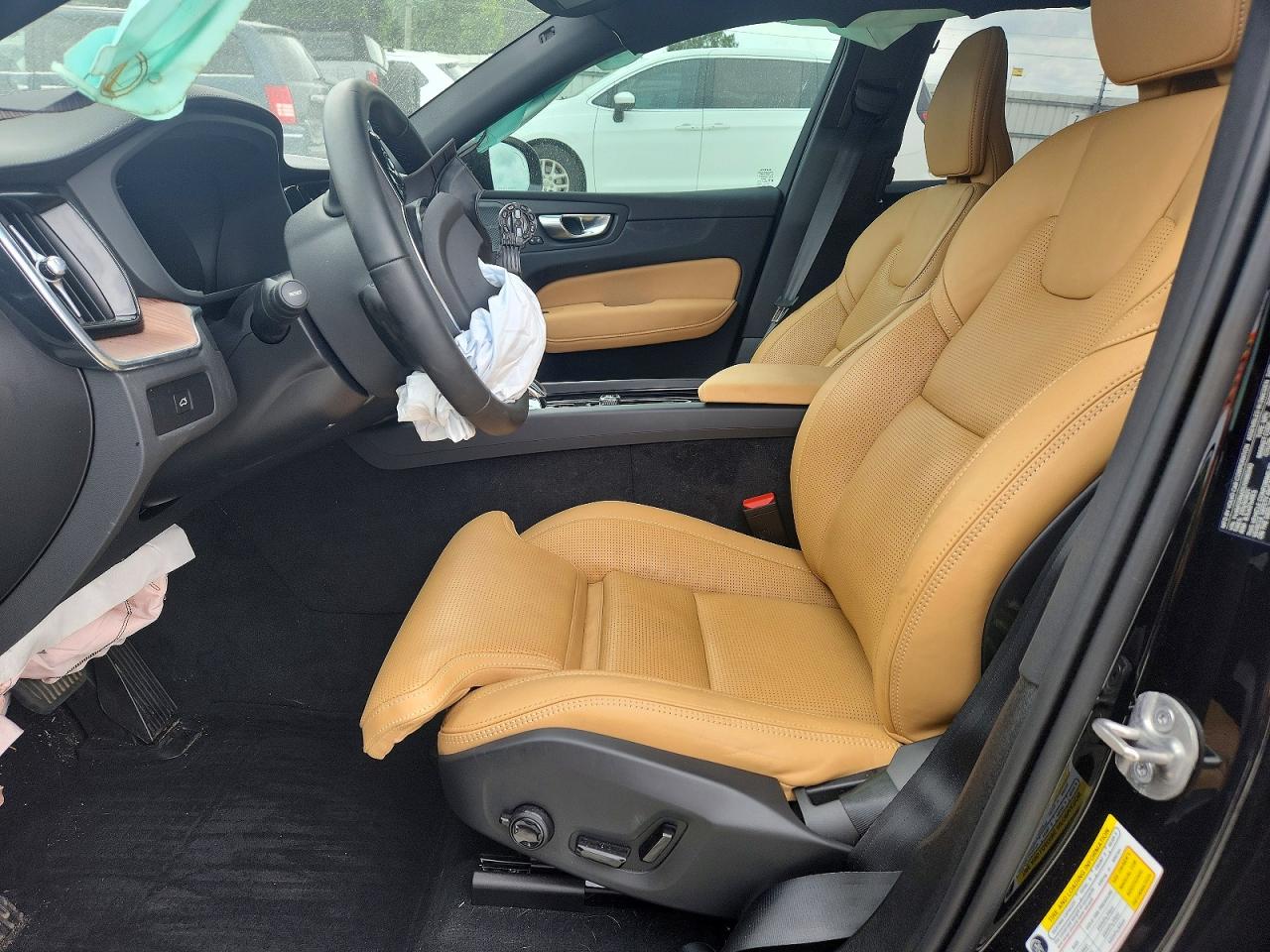 2025 Volvo Xc60 Ultra Черный vin: YV4M12RM3S1098340