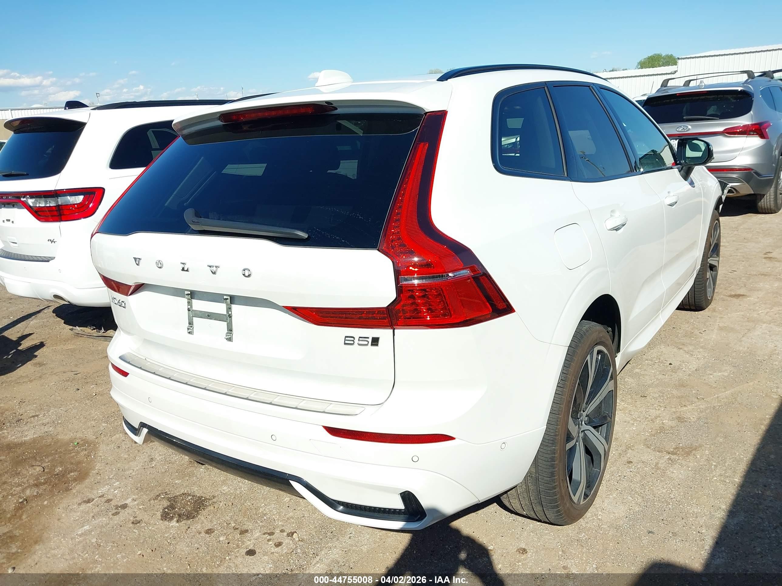 2025 Volvo Xc60 B5 Ultra White vin: YV4M12RM6S1204859