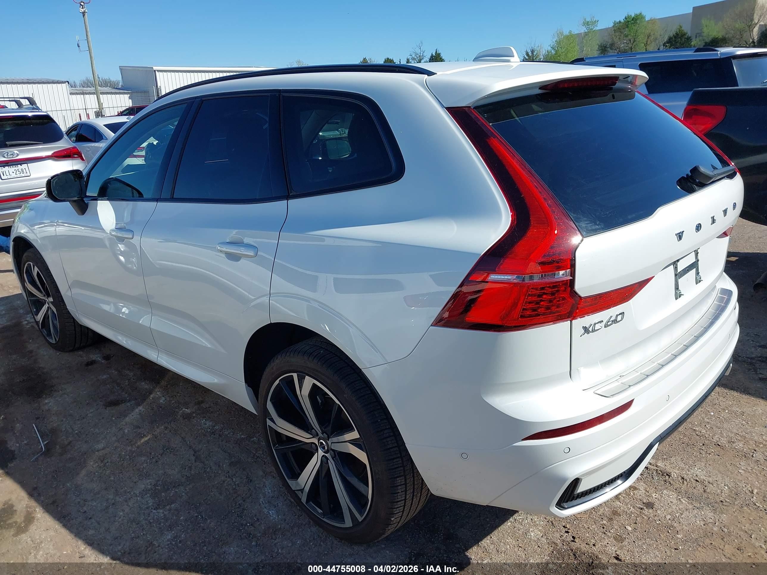 2025 Volvo Xc60 B5 Ultra White vin: YV4M12RM6S1204859