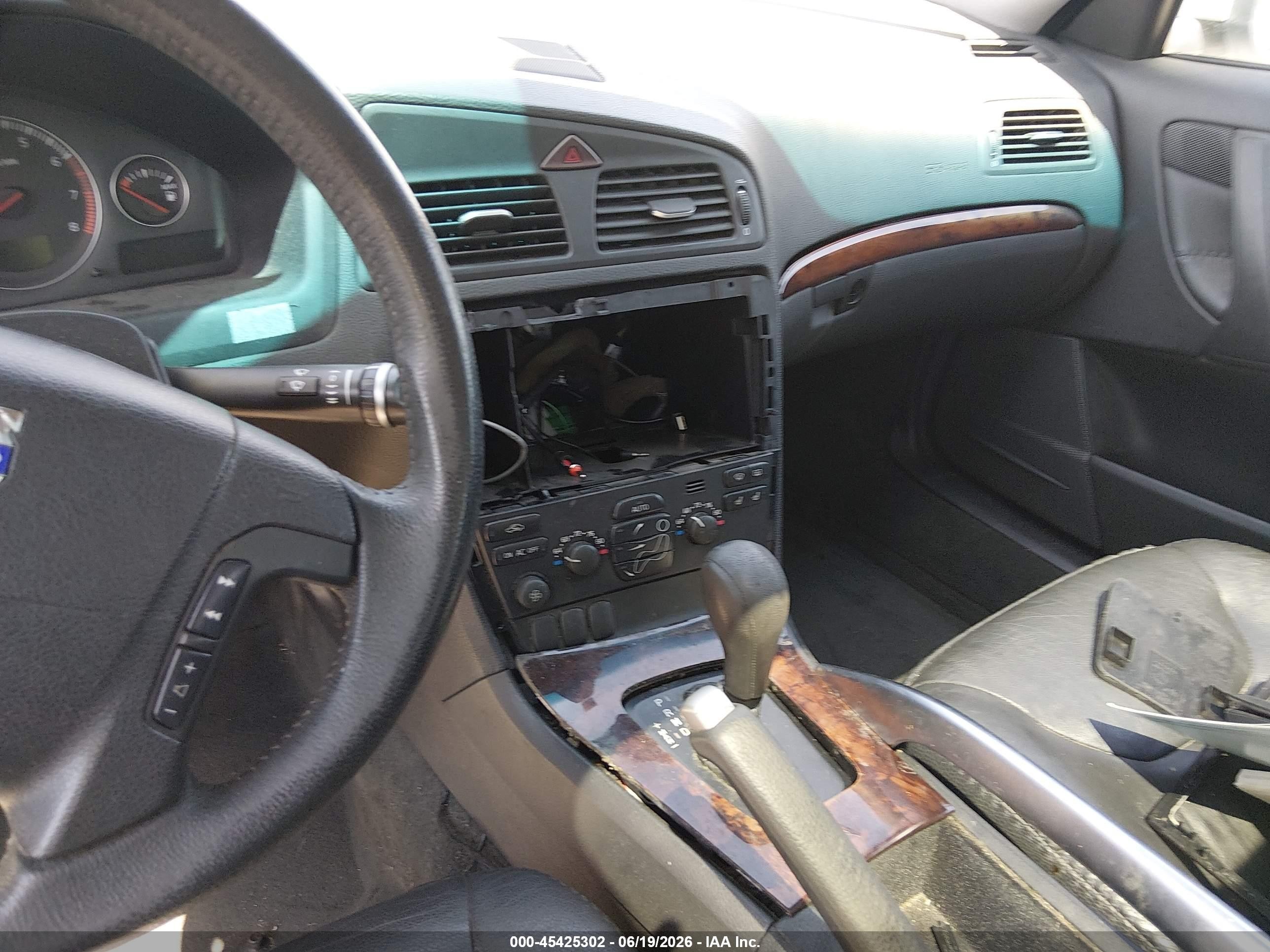 2007 Volvo Xc70 2.5t Серебряный vin: YV4SZ592671262025