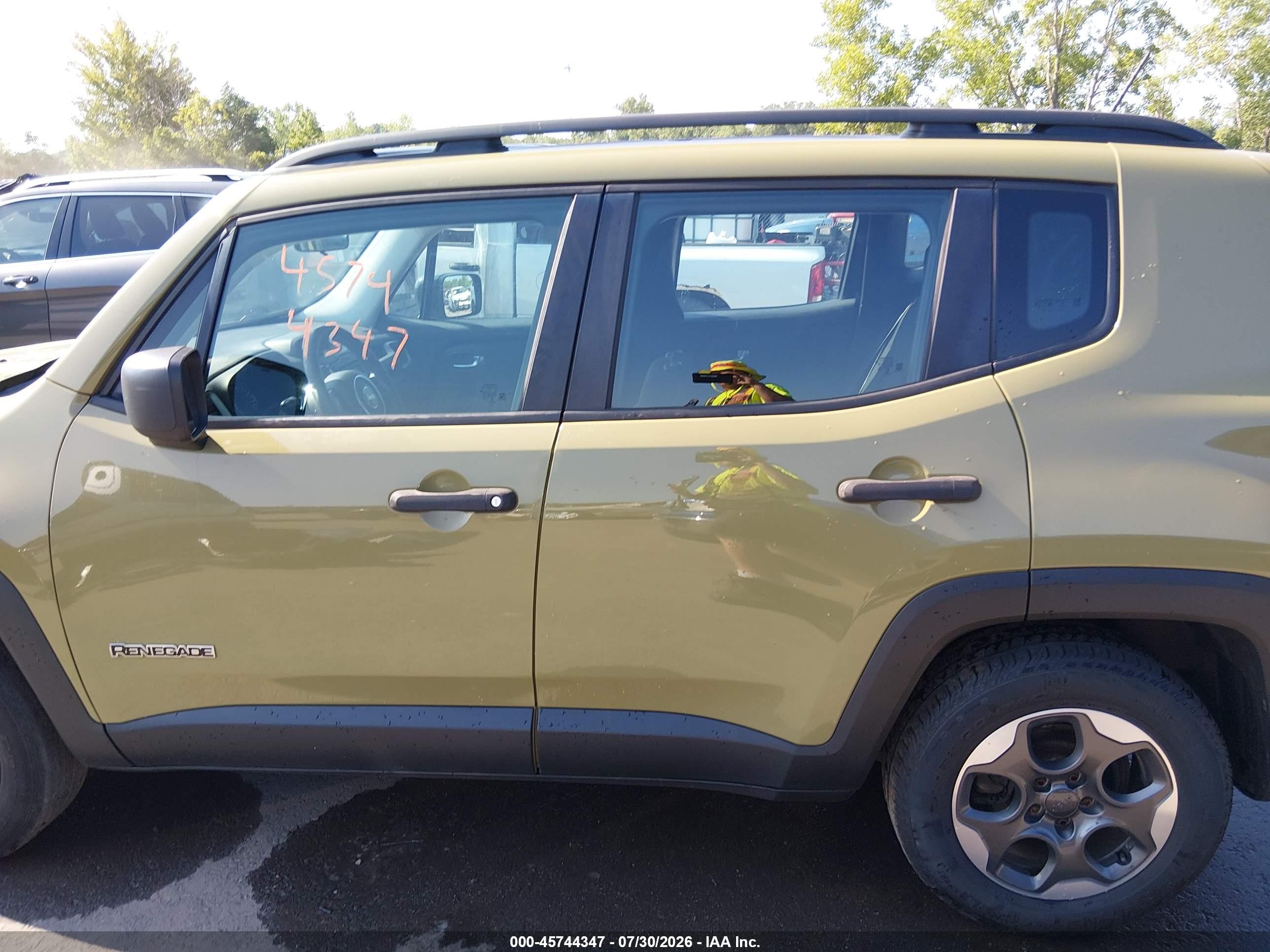 2015 Jeep Renegade Sport Green vin: ZACCJAAH6FPC03322
