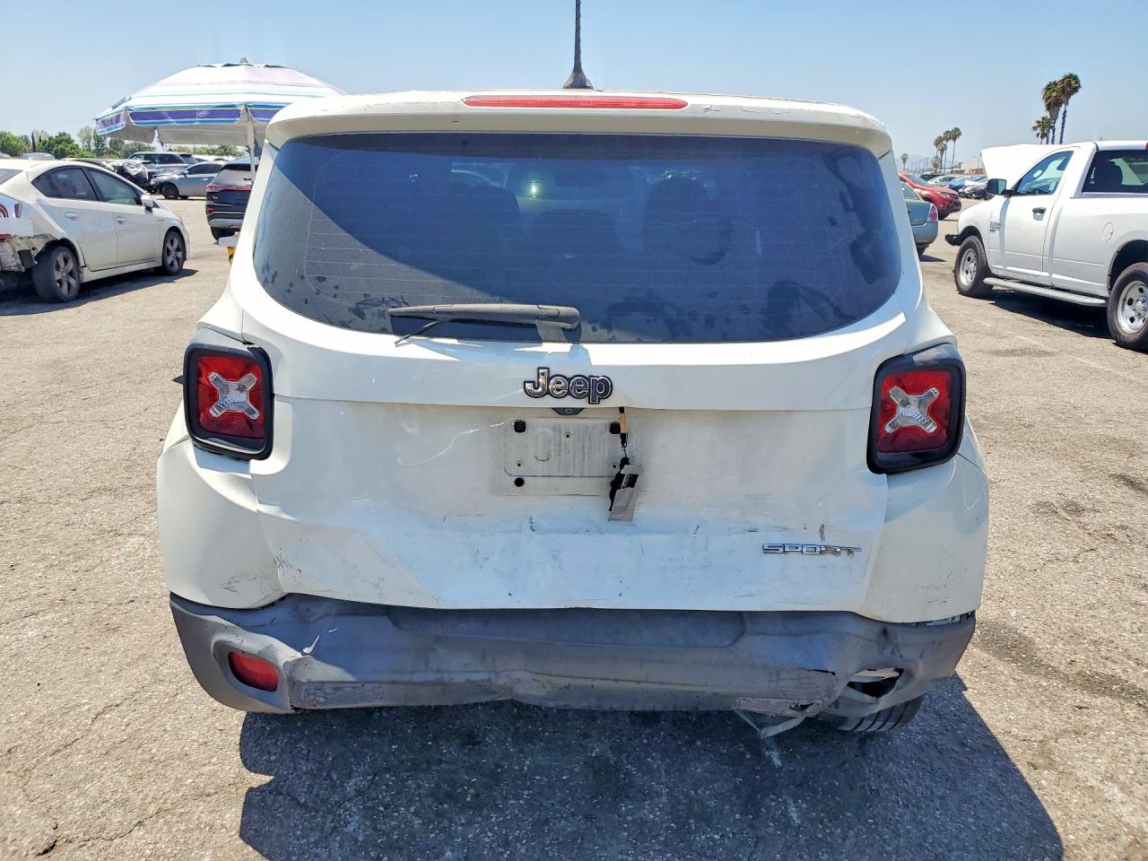 2015 Jeep Renegade Sport White vin: ZACCJAAT0FPB42053