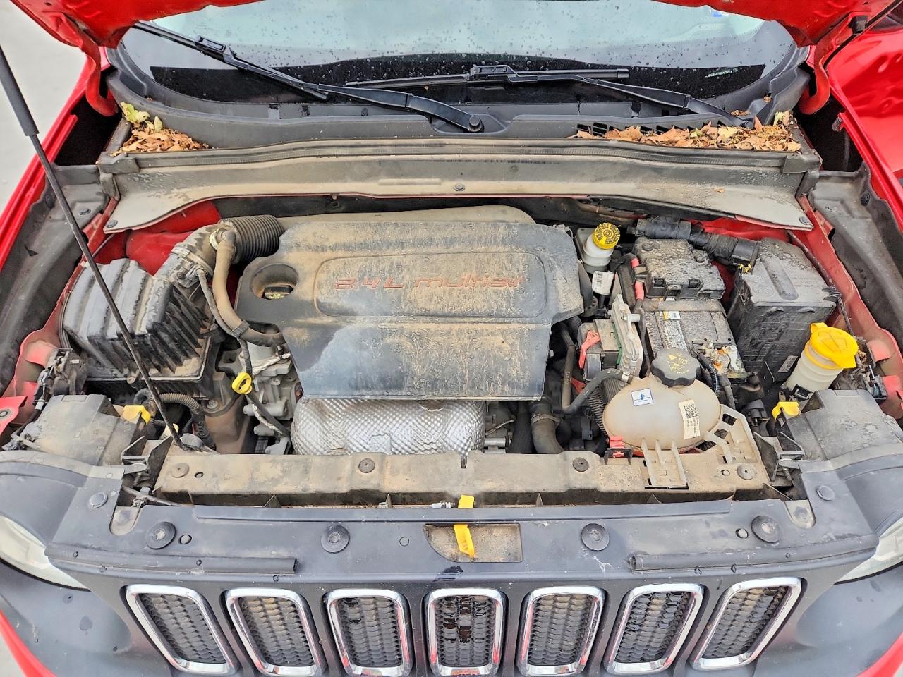 2015 Jeep Renegade Sport Red vin: ZACCJAAT0FPB73219