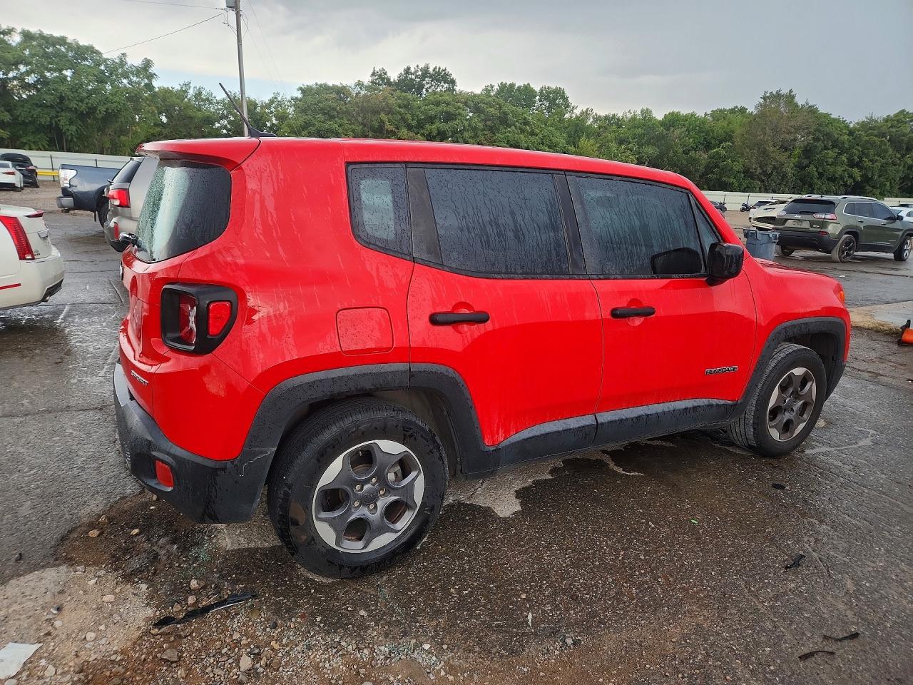 2015 Jeep Renegade Sport Красный vin: ZACCJAAT0FPC33064