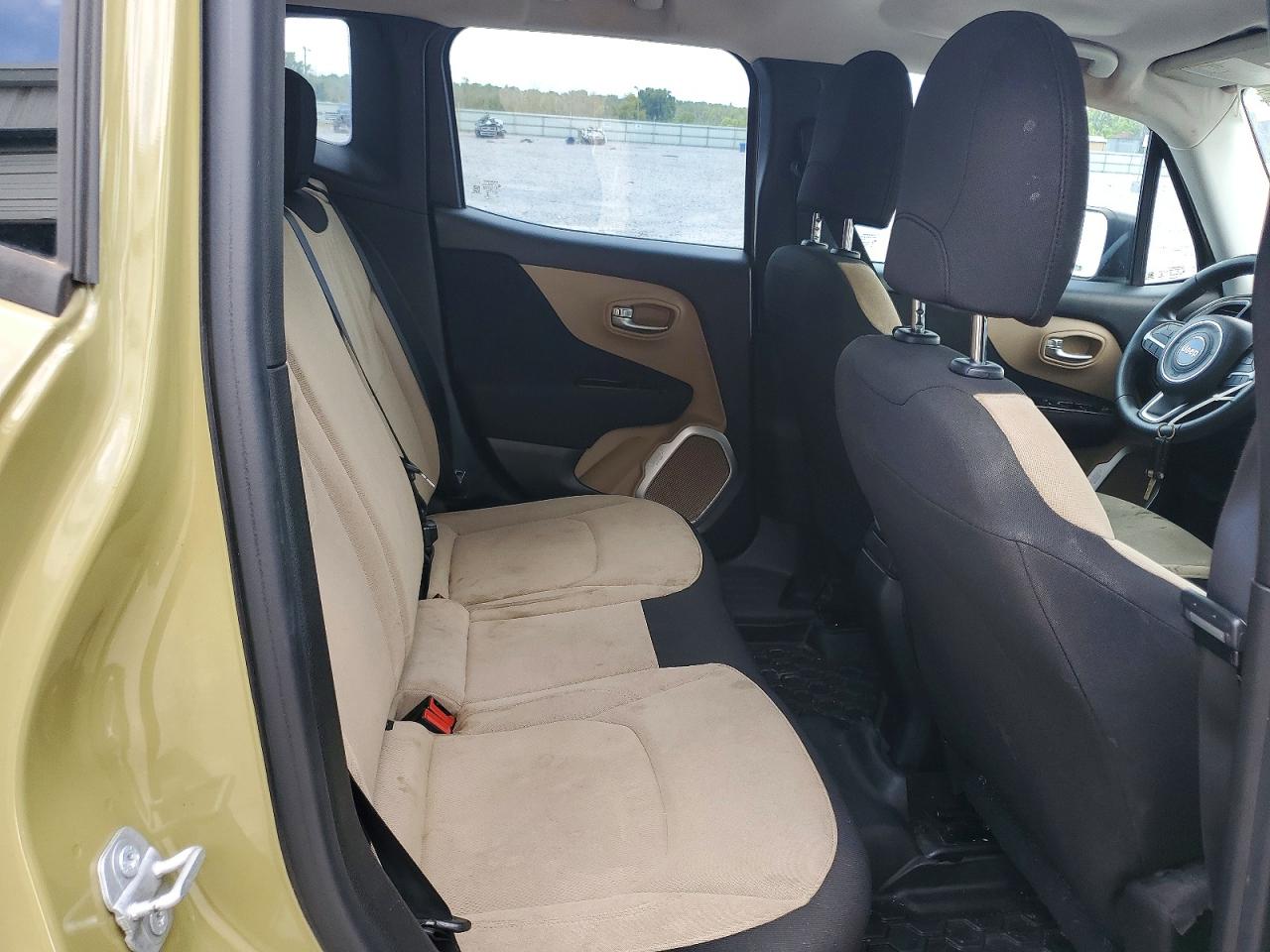 2015 Jeep Renegade Sport Green vin: ZACCJAAT2FPB83199