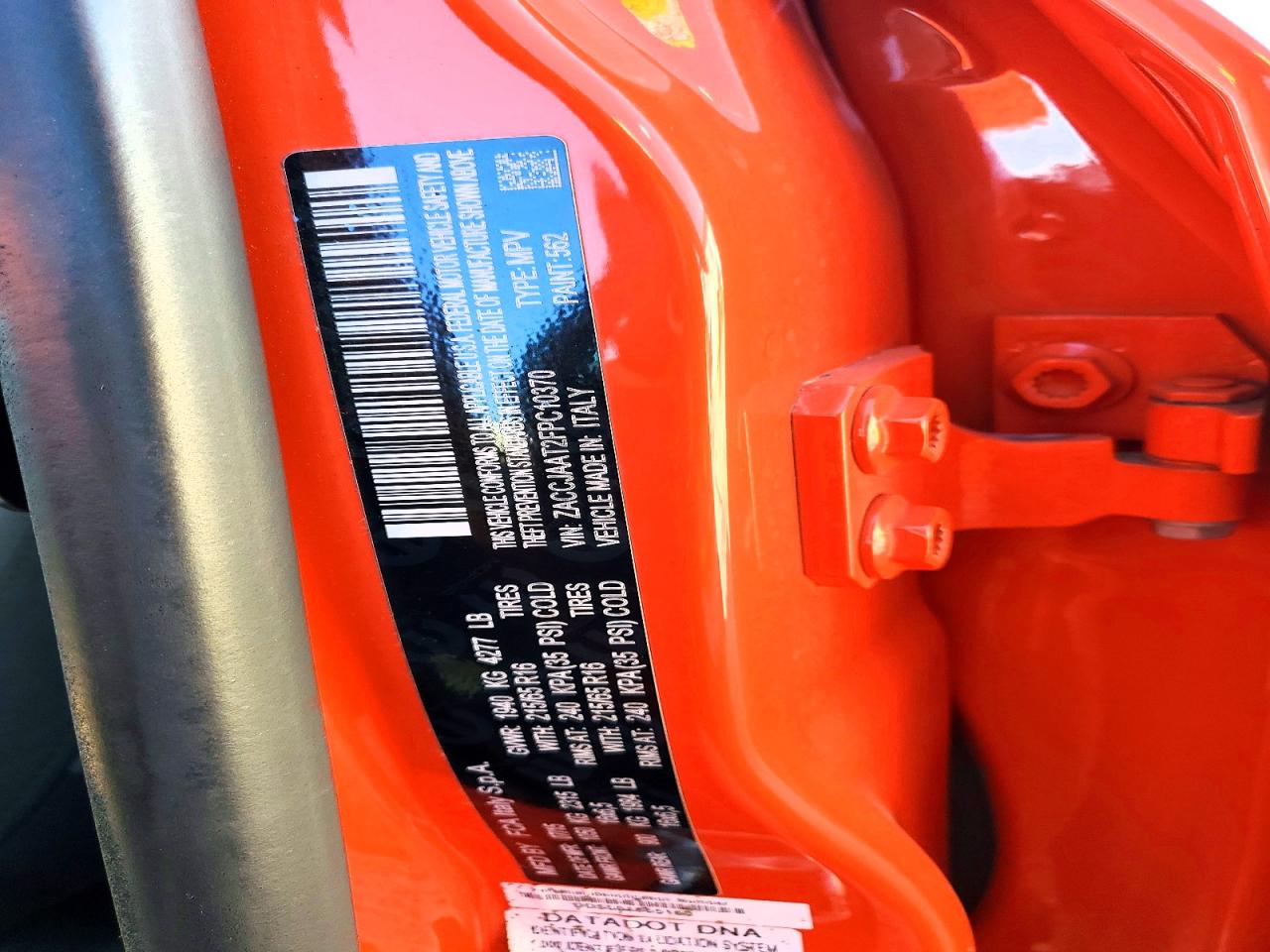2015 Jeep Renegade Sport Orange vin: ZACCJAAT2FPC10370
