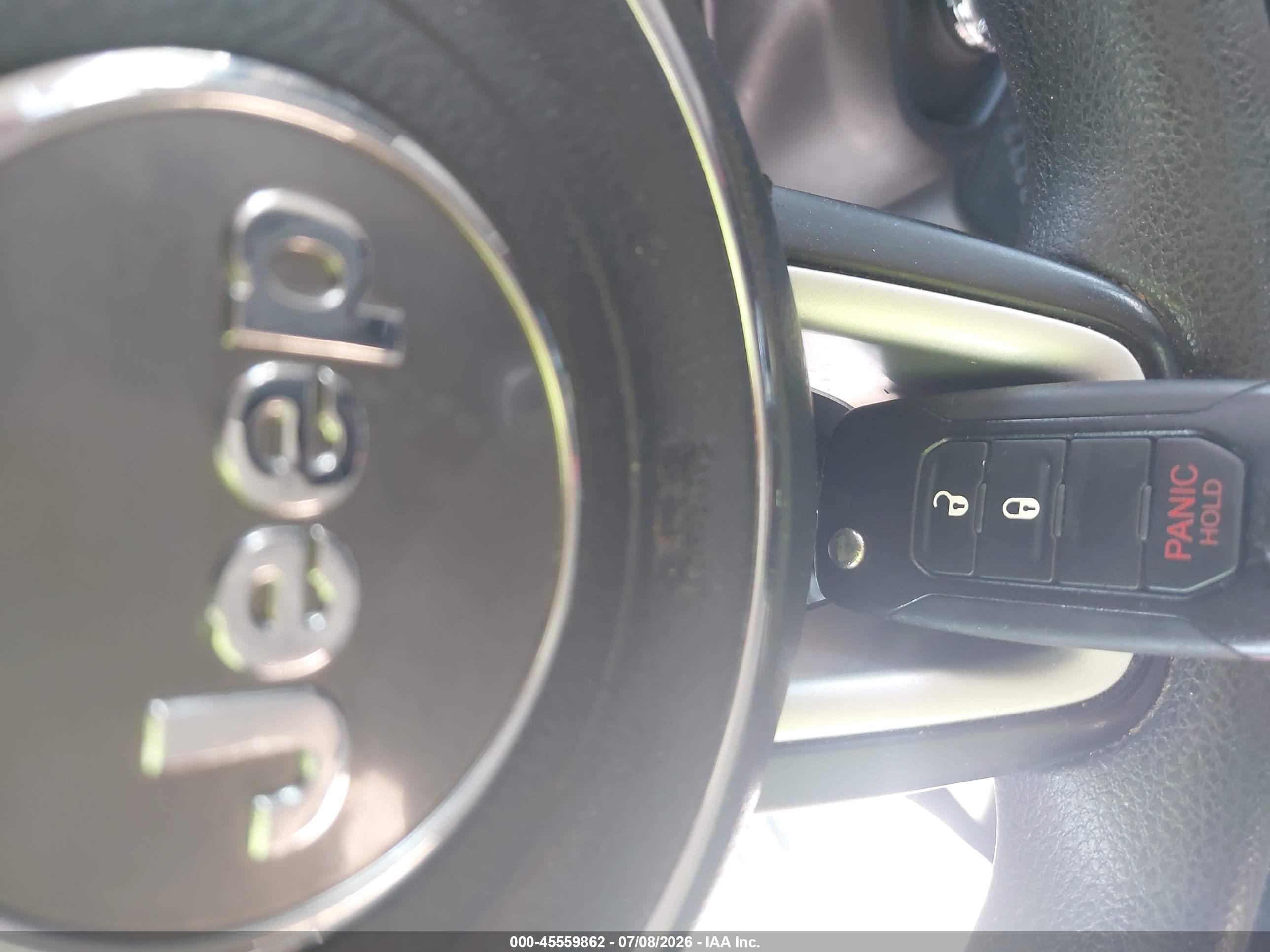 2015 Jeep Renegade Sport White vin: ZACCJAAT7FPC06427