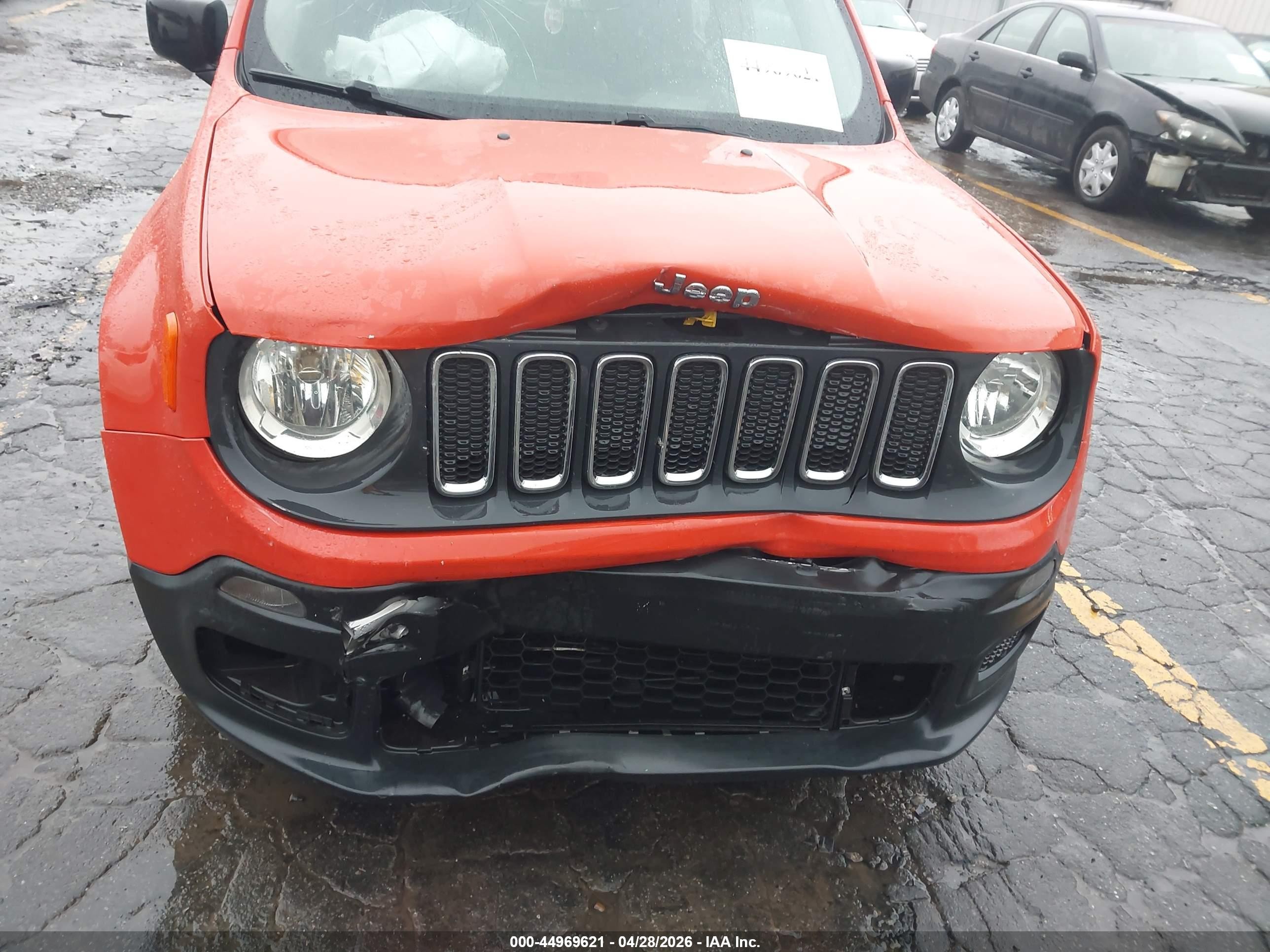 2015 Jeep Renegade Sport Orange vin: ZACCJAAT8FPB38025
