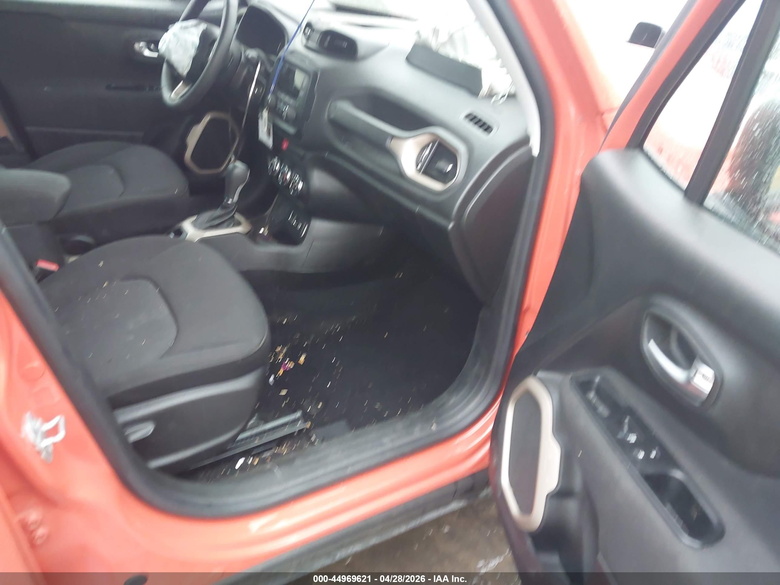 2015 Jeep Renegade Sport Orange vin: ZACCJAAT8FPB38025
