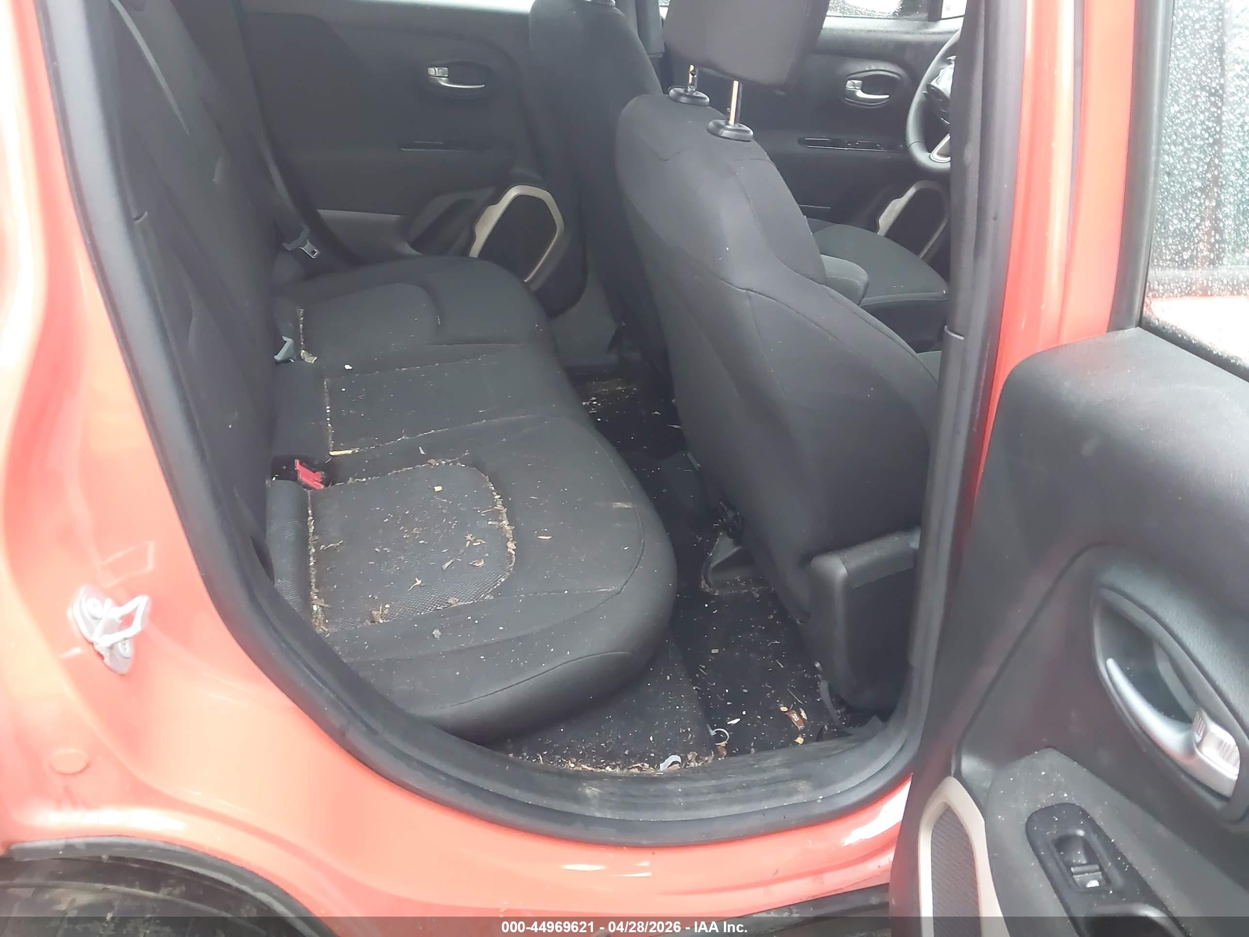 2015 Jeep Renegade Sport Orange vin: ZACCJAAT8FPB38025