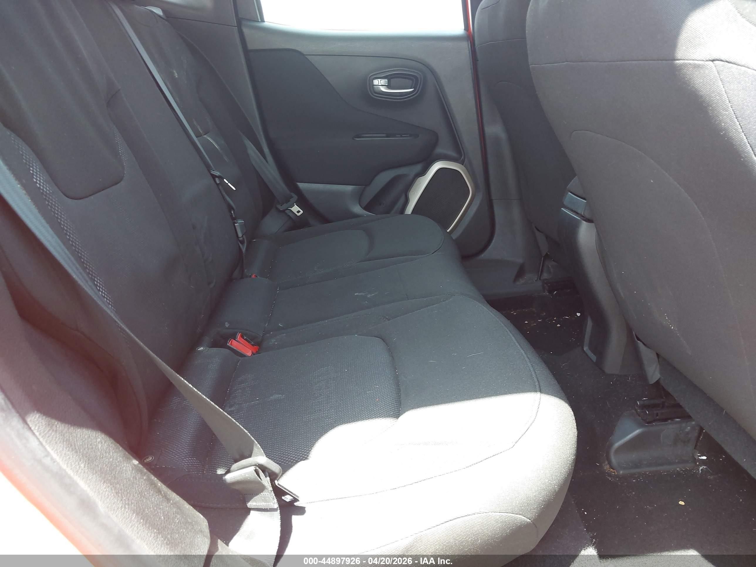 2015 Jeep Renegade Sport Оранжевый vin: ZACCJAAT9FPB87895