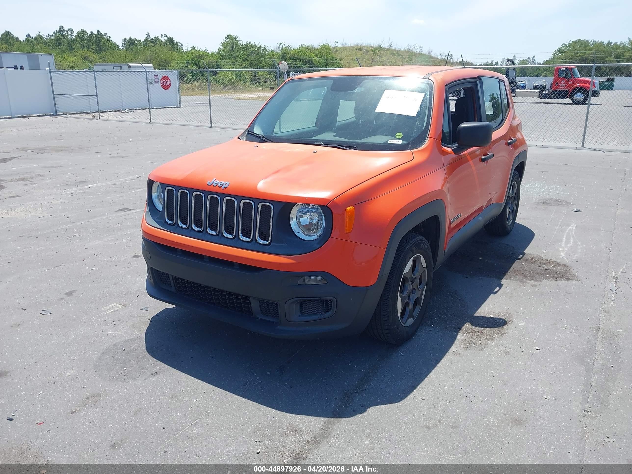 2015 Jeep Renegade Sport Оранжевый vin: ZACCJAAT9FPB87895